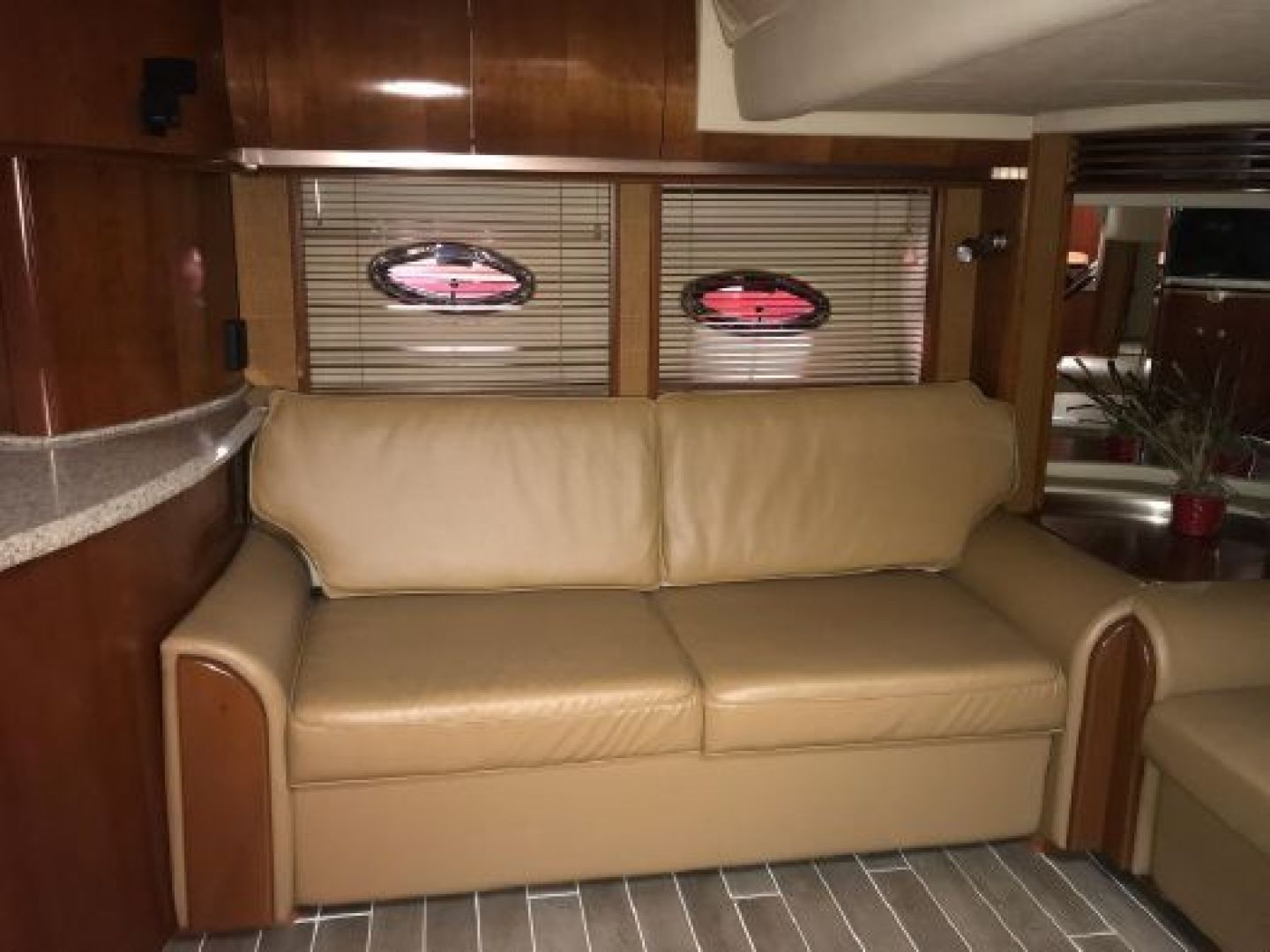 2005 Sea Ray Sundancer - Image 22
