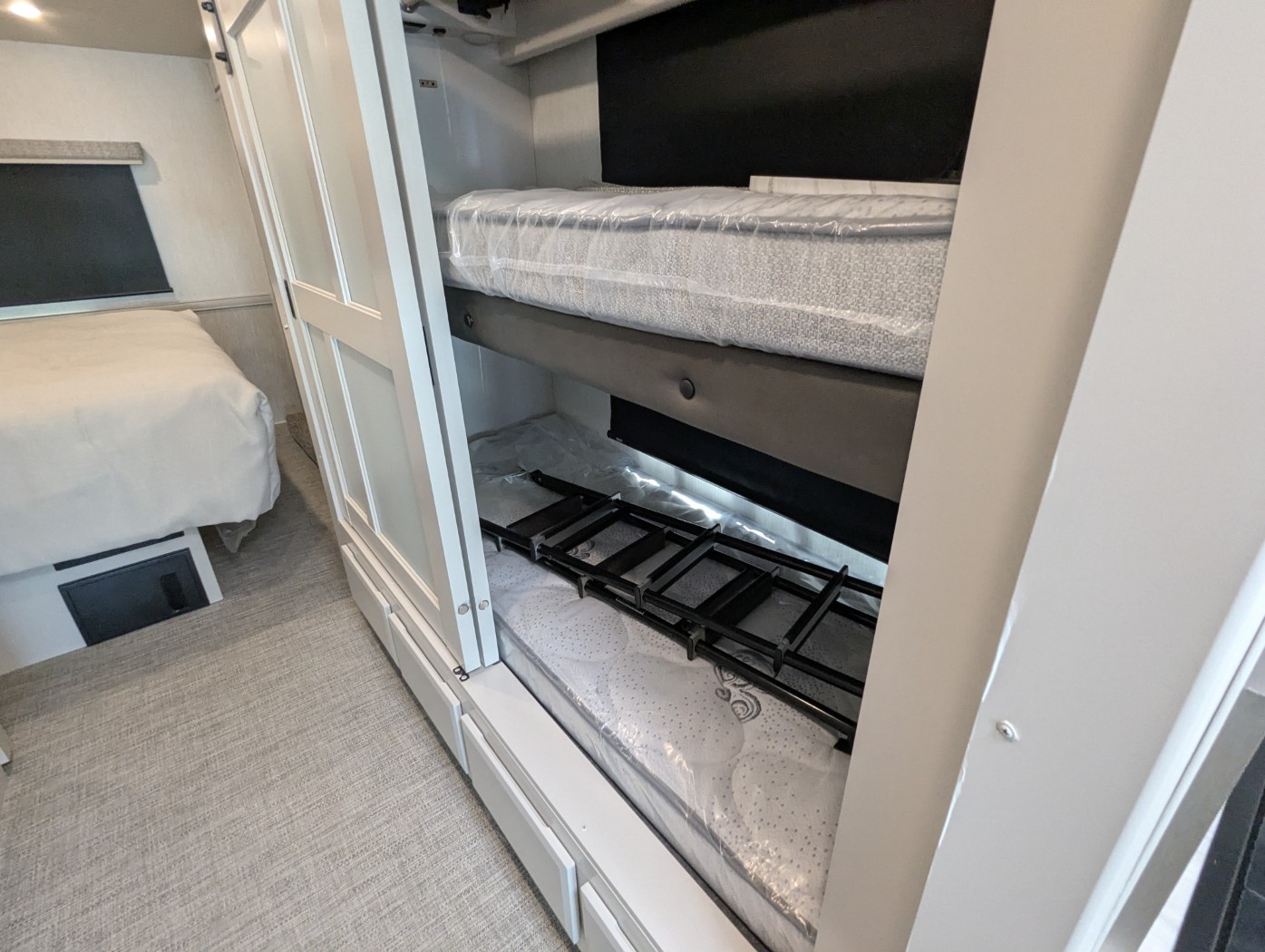 2026 Holiday Rambler Admiral 34J - Image 23