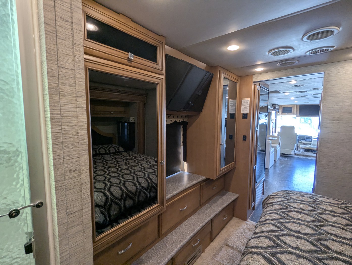 2016 Newmar Bay Star 3403 - Image 38
