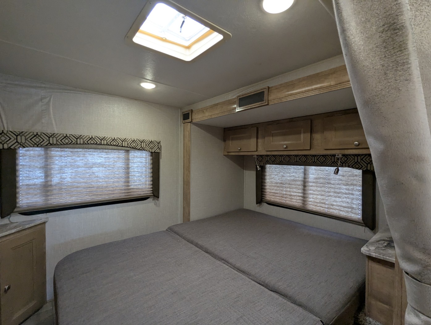 2020 Coachmen Leprechaun 260RS - Image 30