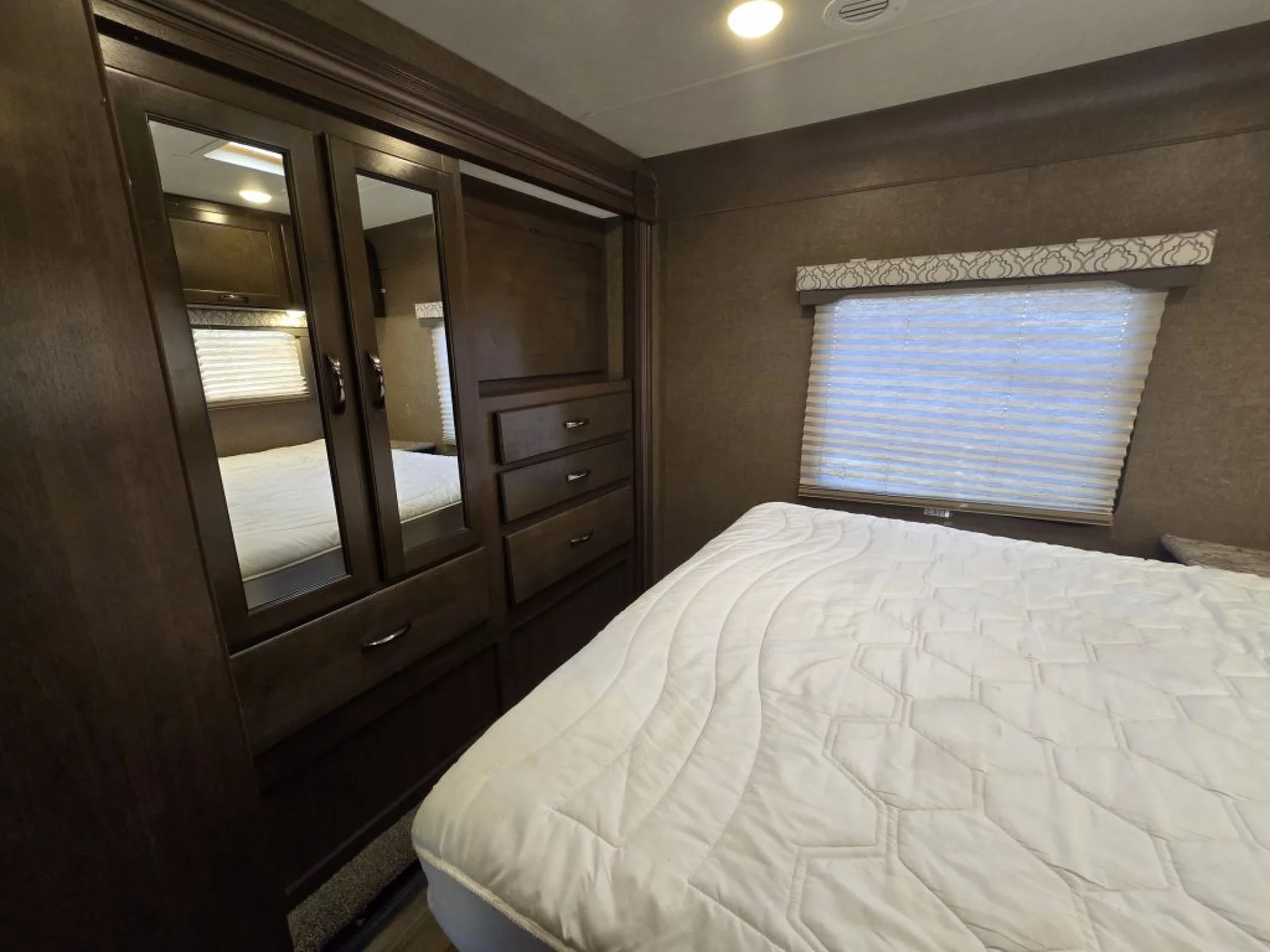 2019 THOR MOTOR COACH FREEDOM ELITE 30FE - Image 10