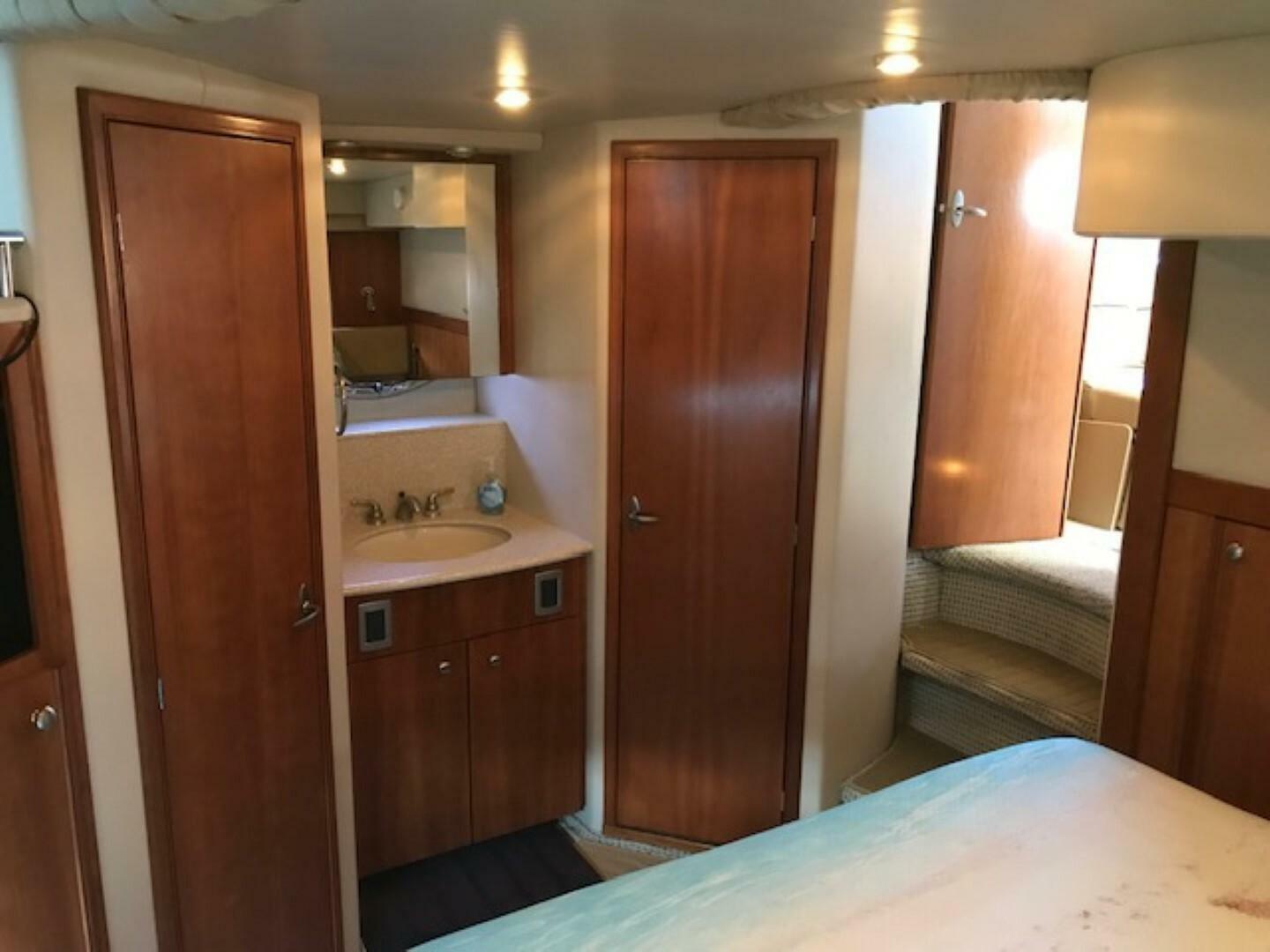2004 Meridian 459 Motoryacht - Image 21