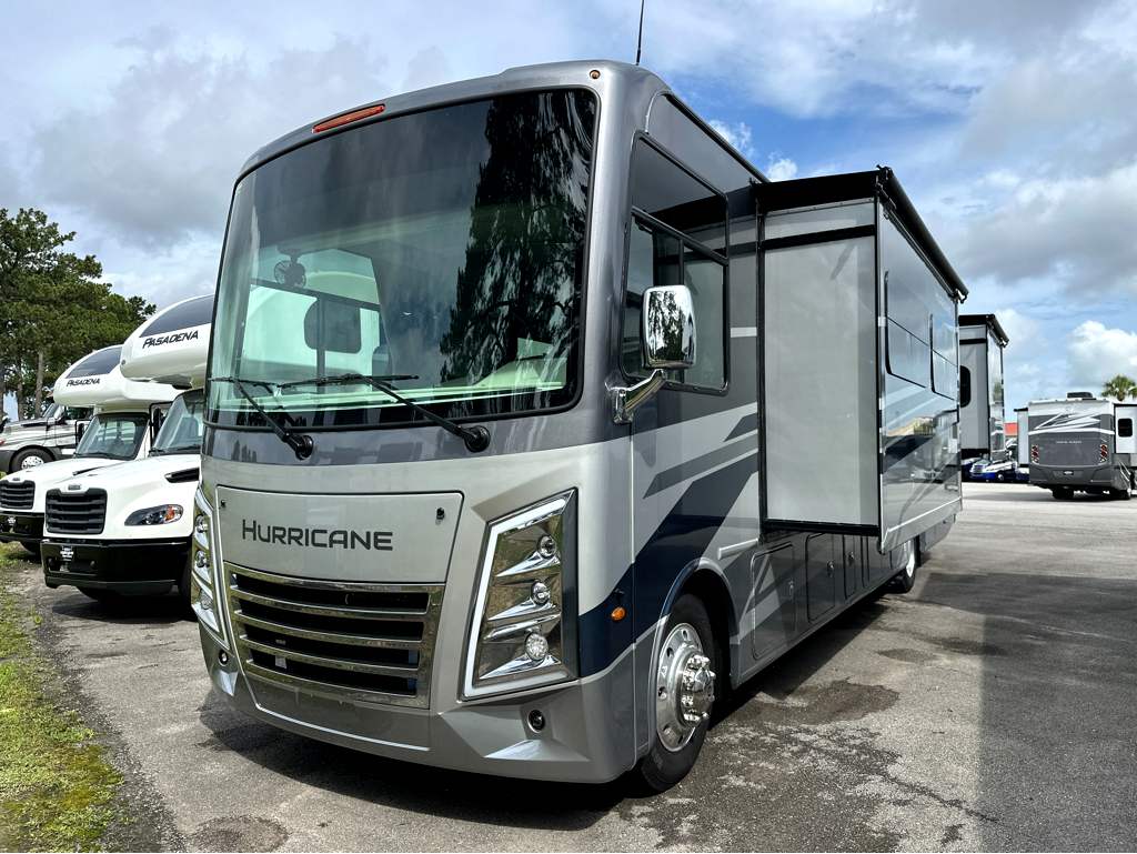 2027 THOR MOTOR COACH HURRICANE 36H - Image 2