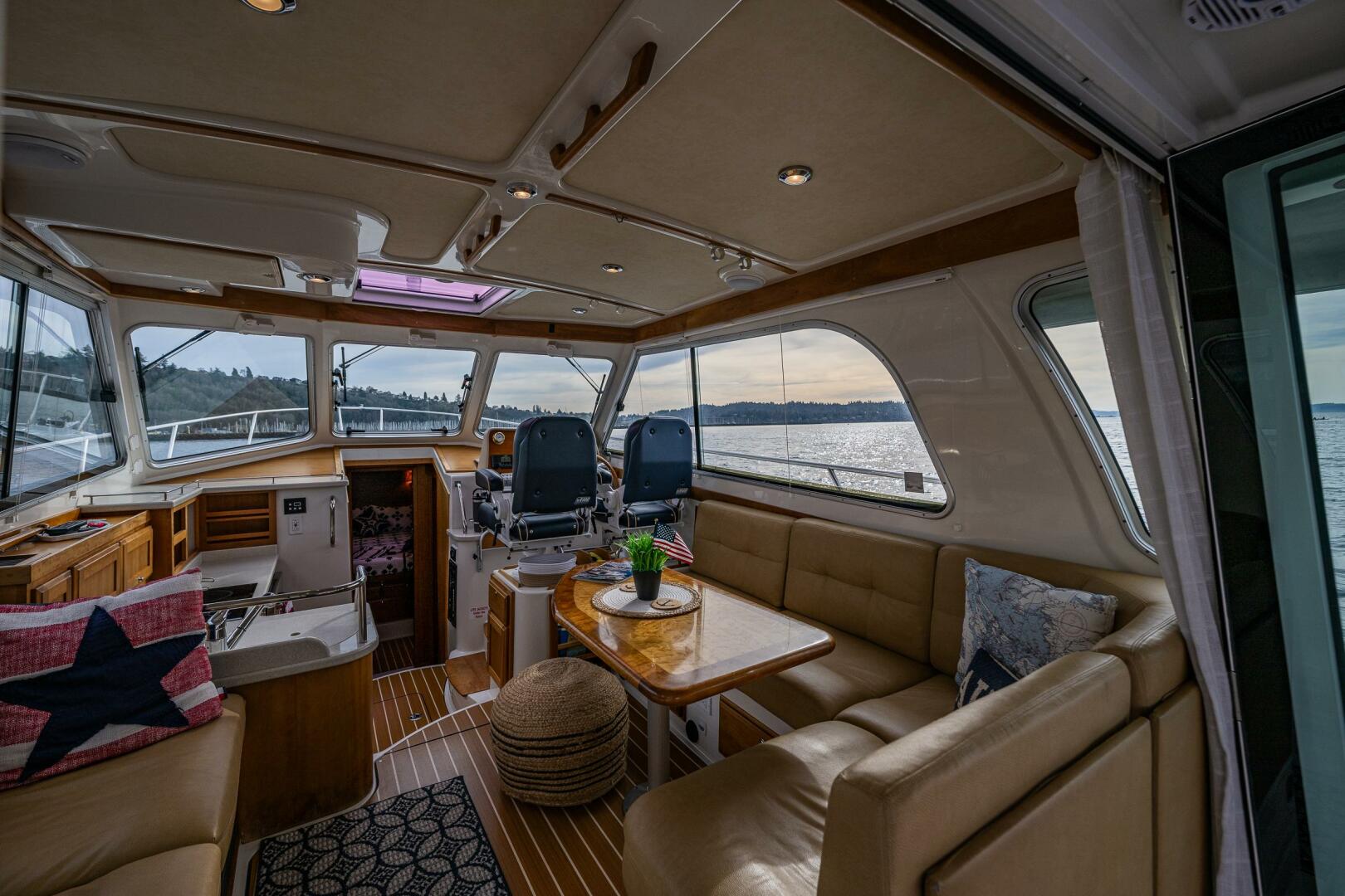 2010 Back Cove 37 - Image 26