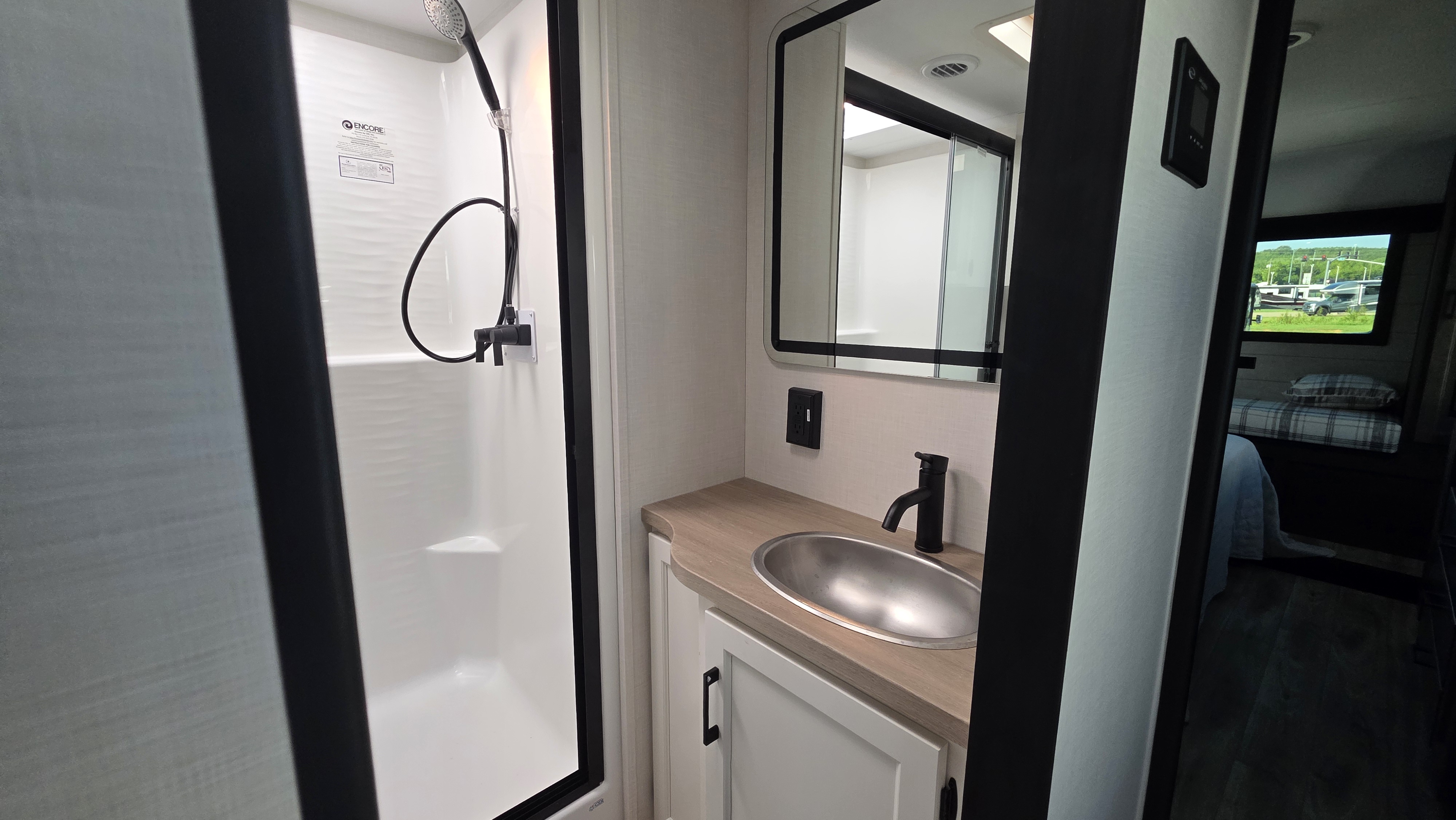 2027 VENTURE RV SPORTTREK 353VIK - Image 26