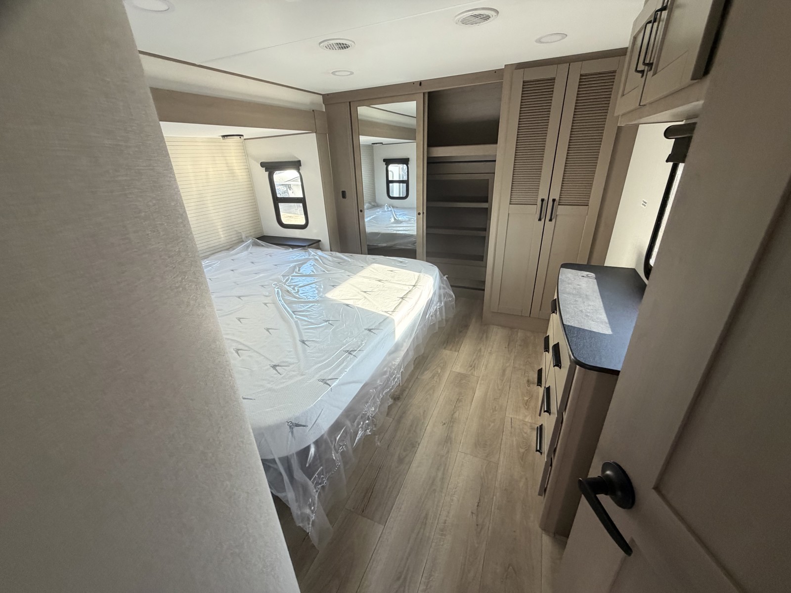 2026 GRAND DESIGN 320MKS - Image 28