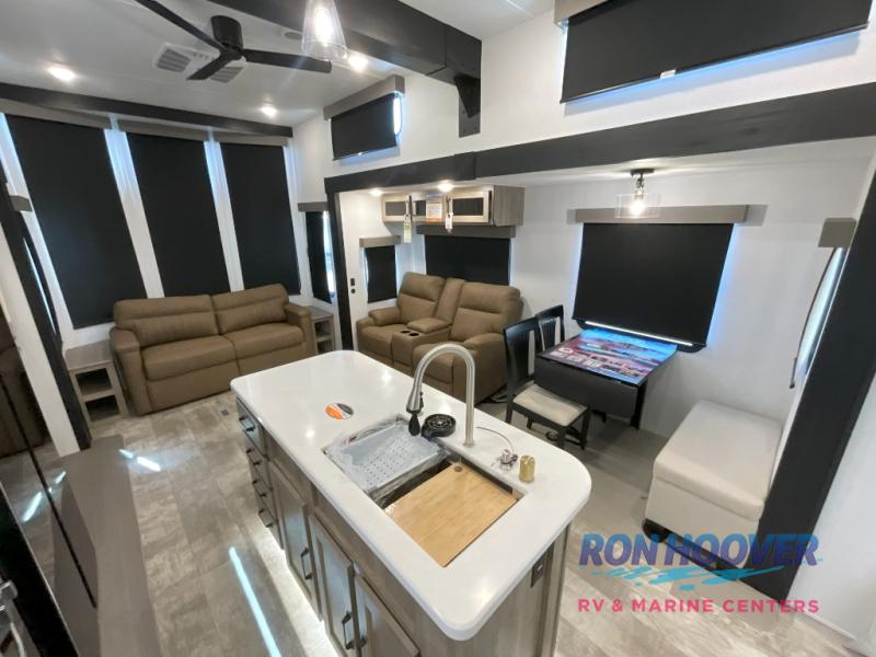 2026 PALOMINO 402LFT - Image 3