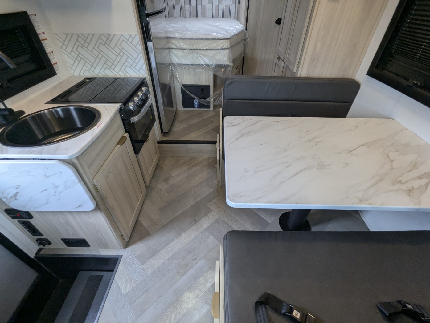 2026 Coachmen Cross Trail 23XG 4X4 - Image 21