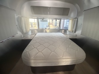 2012 AIRSTREAM INTERNATIONAL 27FBQ - Image 18