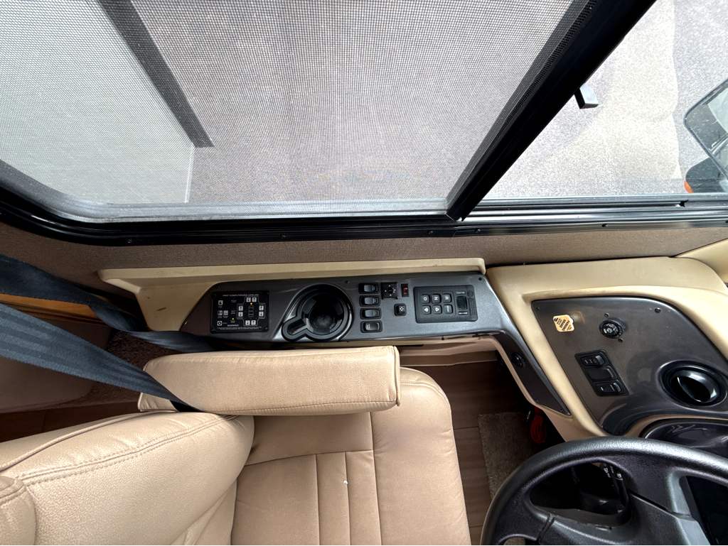 2018 TIFFIN ALLEGRO RED 33AA - Image 15