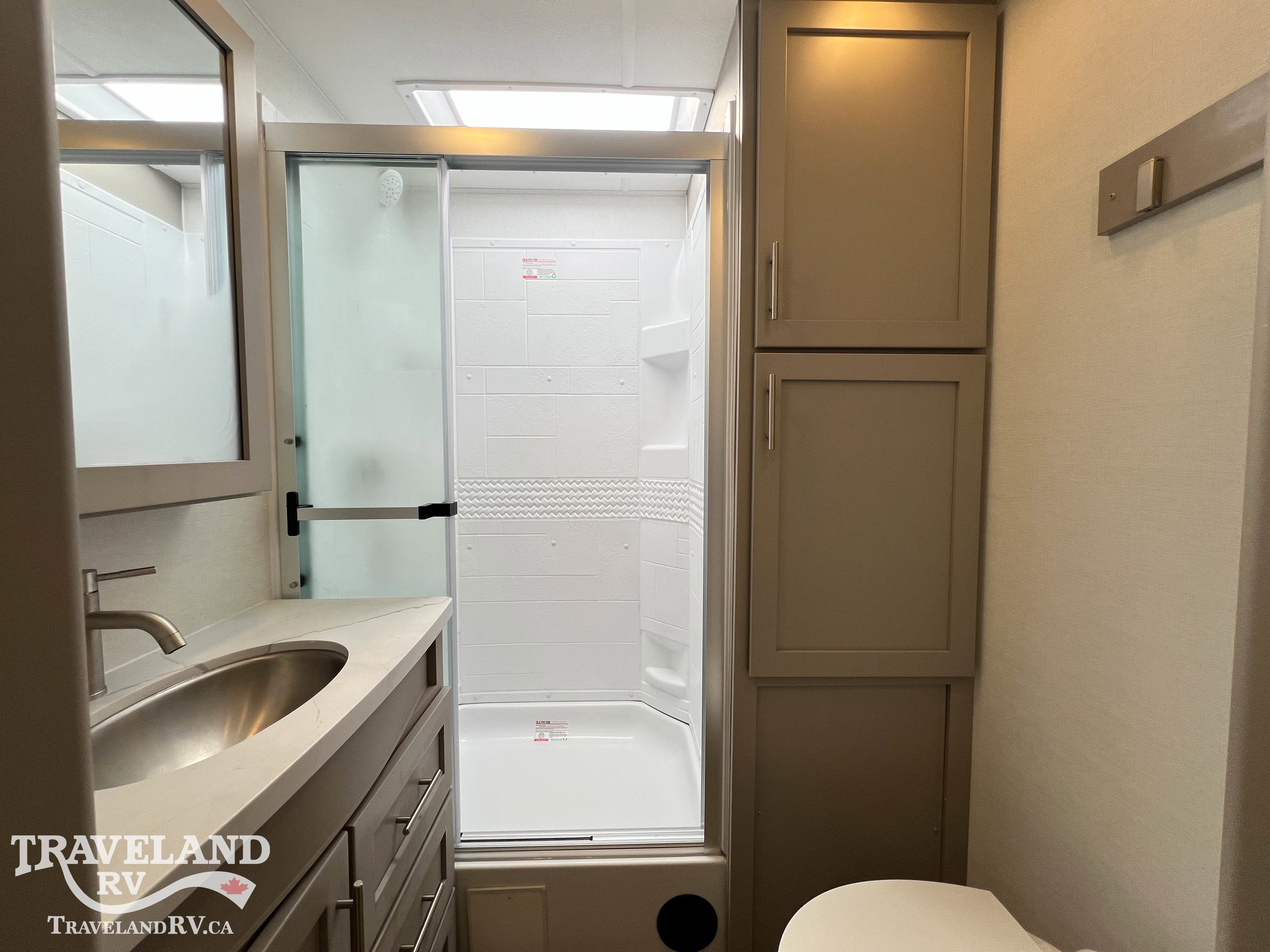 2026 Alliance RV AVENUE 332RL - Image 37