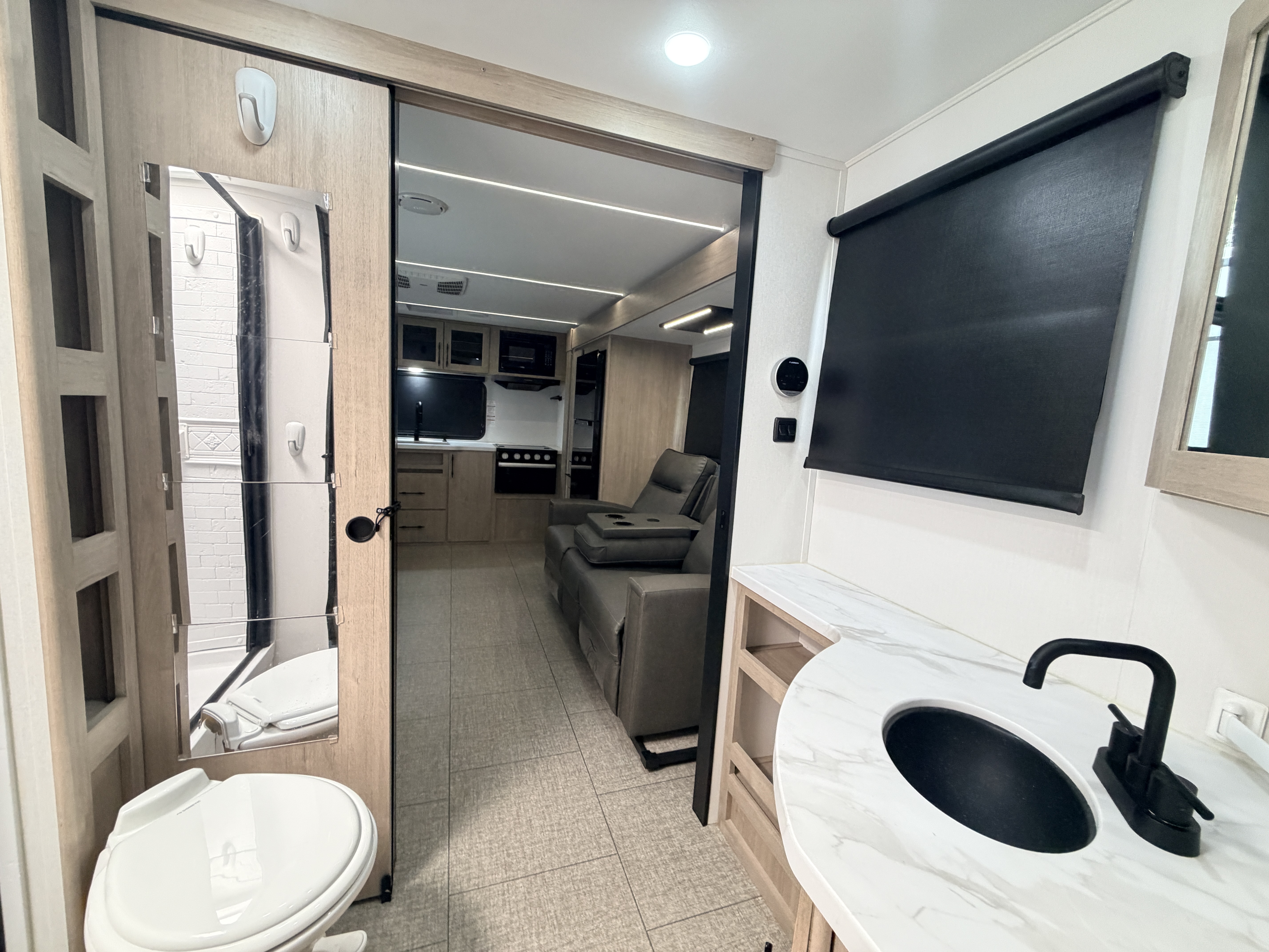 2025 Grand Design Imagine XLS 23LDE - Image 17