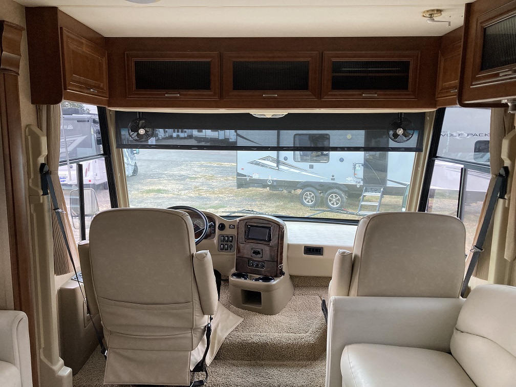 2012 Thor Motor Coach Challenger 32VS - Image 9