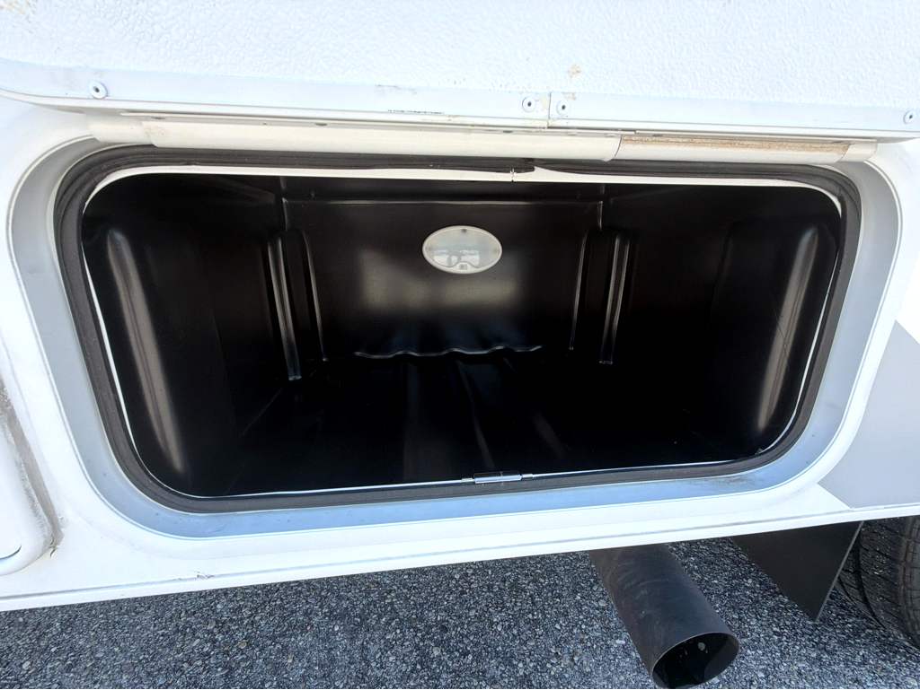 2027 THOR MOTOR COACH MAGNITUDE GA28 - Image 11