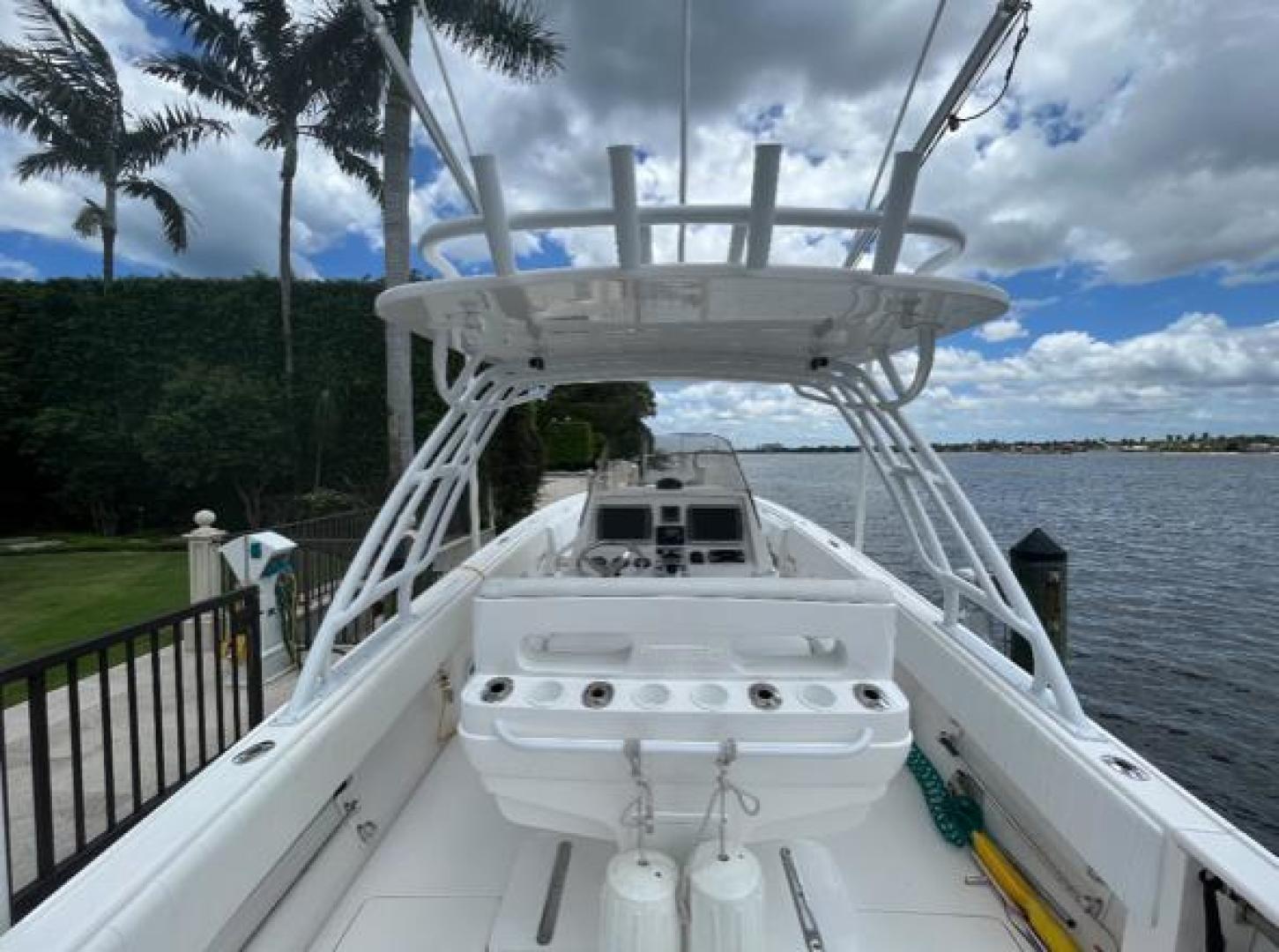 2012 Intrepid 327 - Image 10