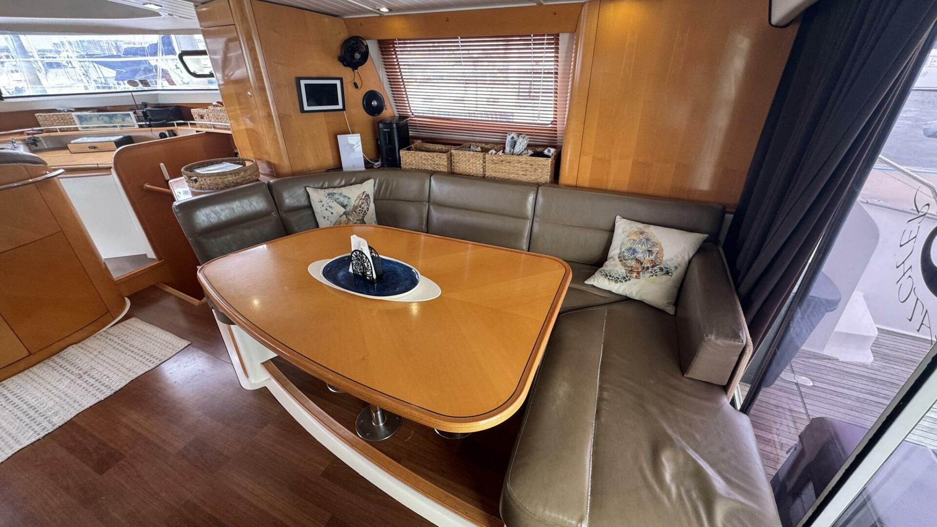 2009 Fountaine Pajot Cumberland 46 - Image 8