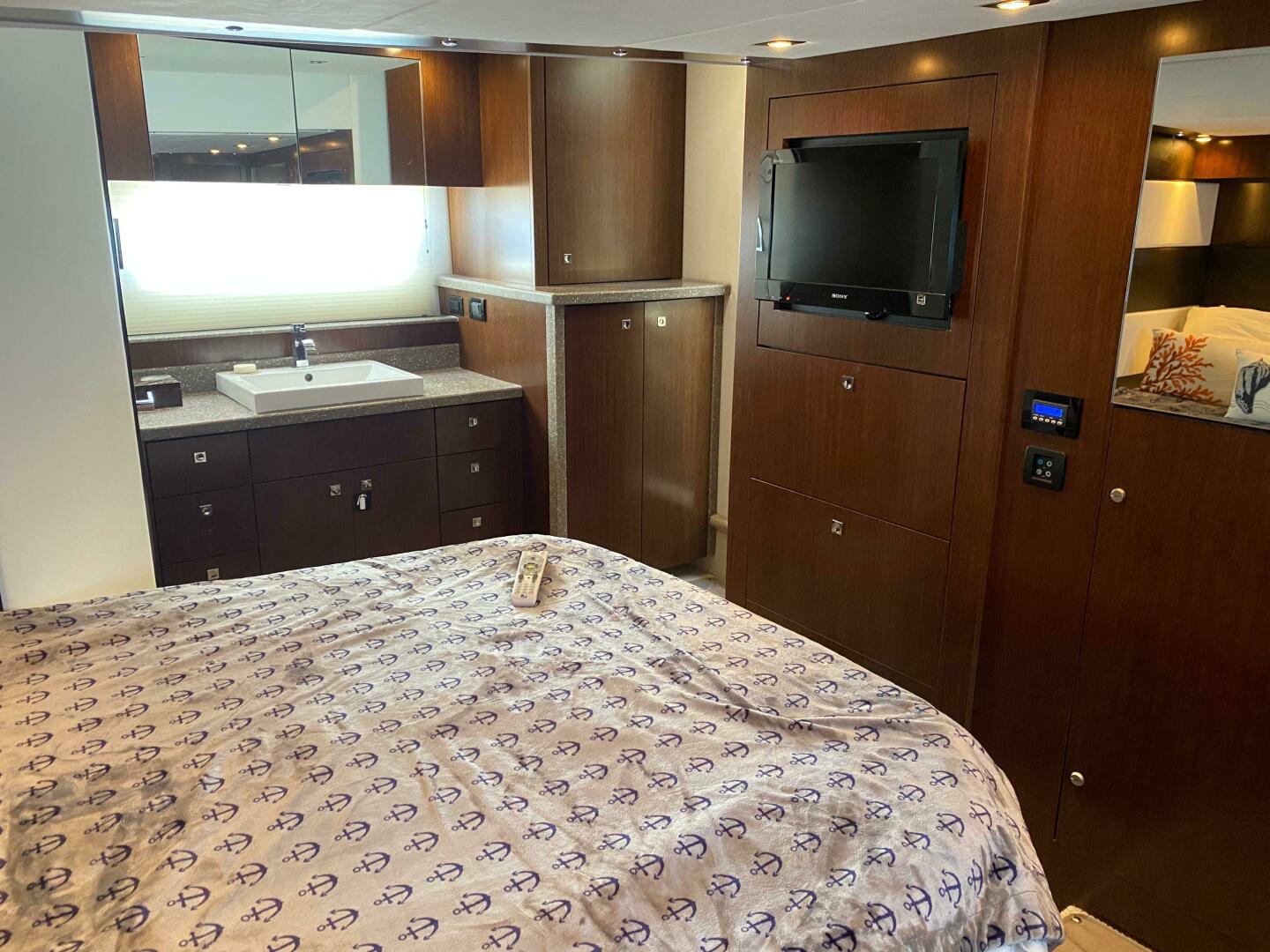 2012 Cruisers Yachts 48 Cantius - Image 21