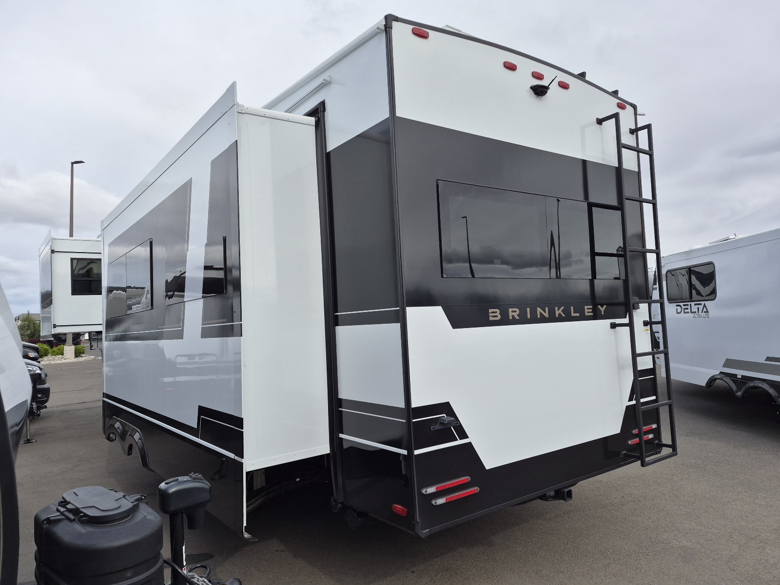2026 Brinkley RV Model Z 3200 - Image 3