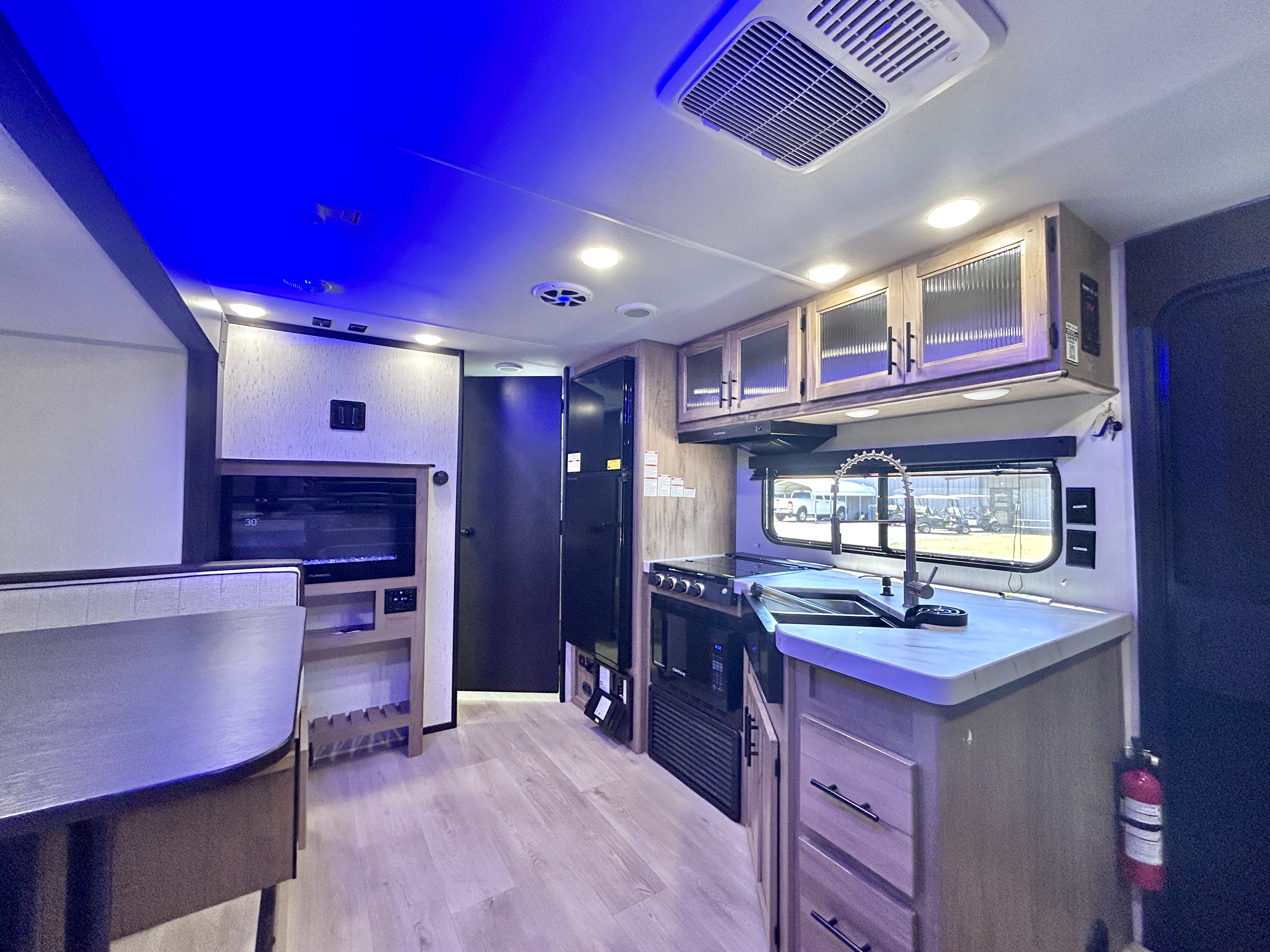 2025 Forest River Cherokee Grey Wolf 23MK - Image 11