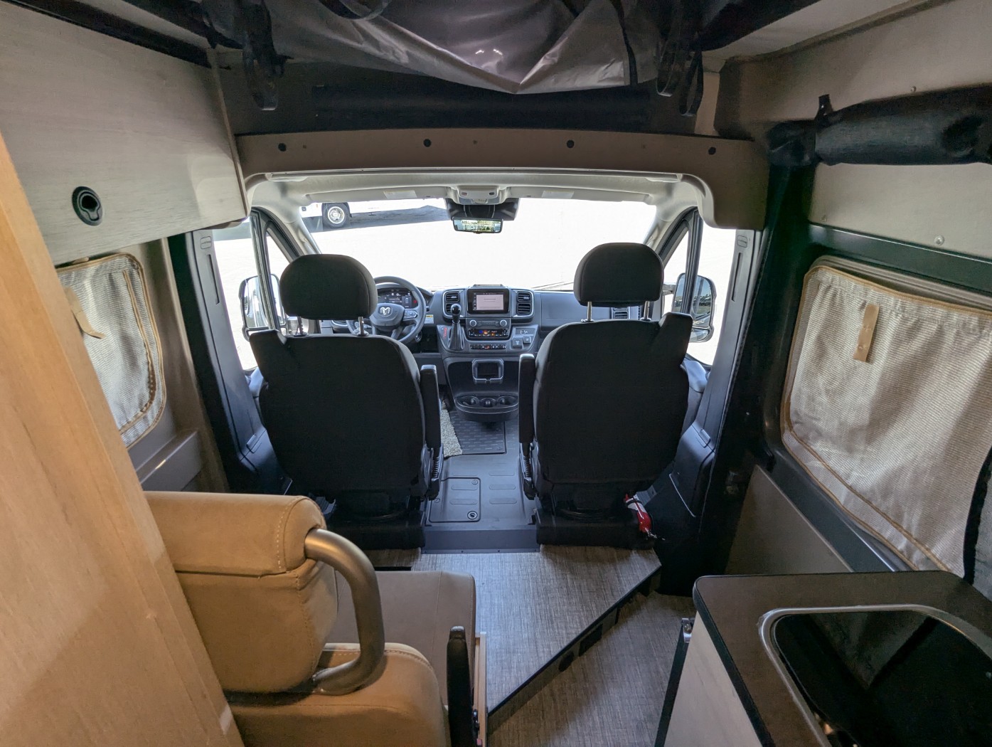 2027 Winnebago Solis 59P - Image 27