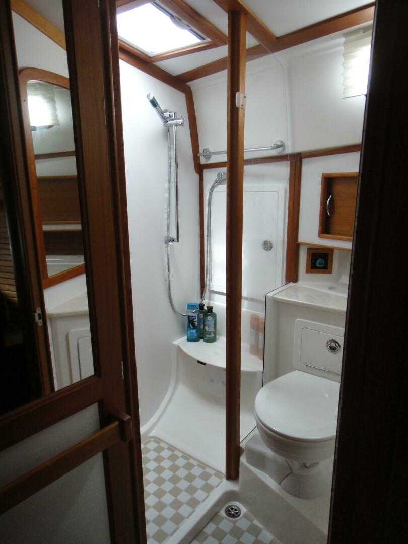 2018 Sabre 48 Salon Express - Image 25