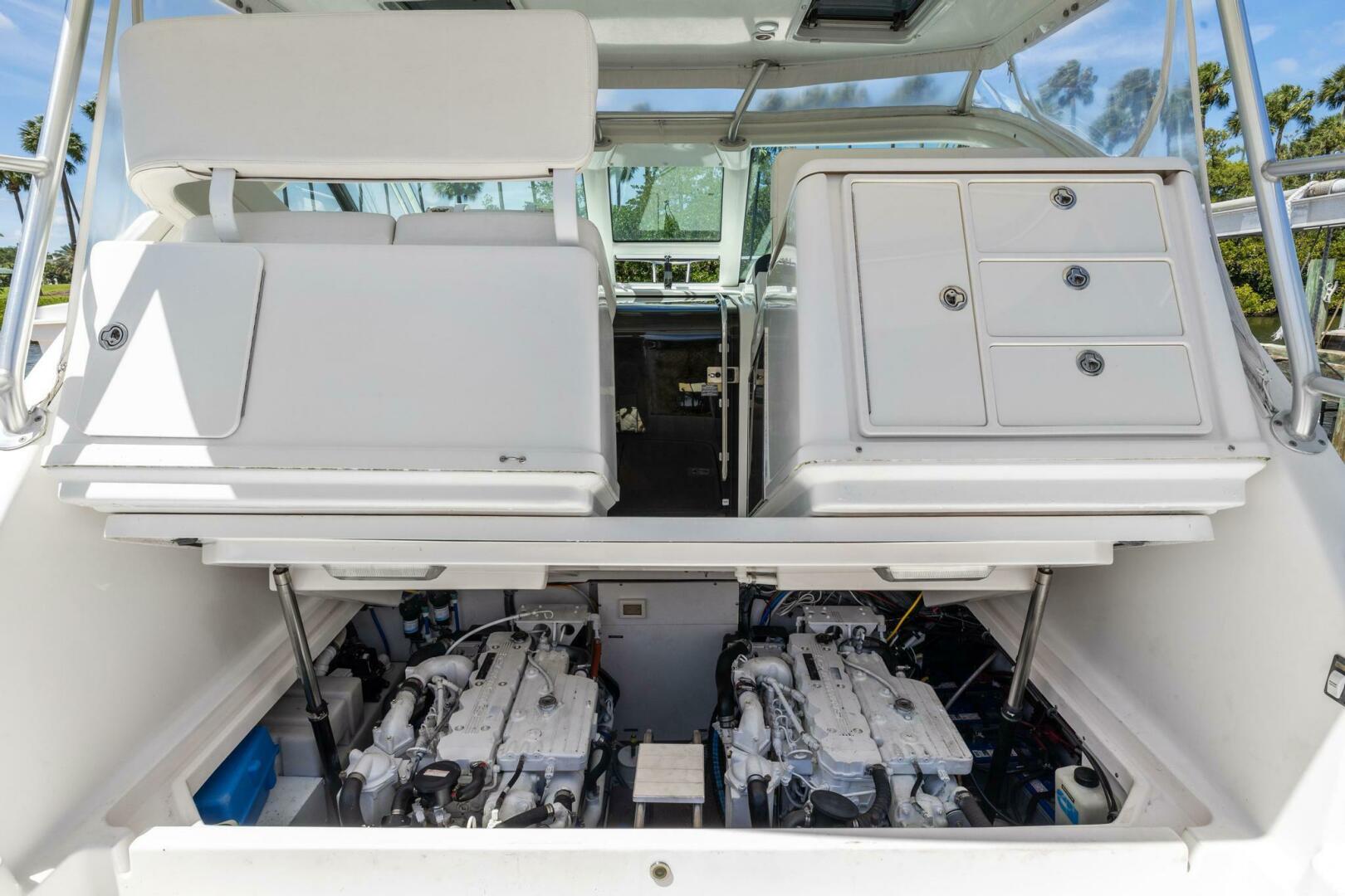 2006 Tiara Yachts 3200 Open - Image 24