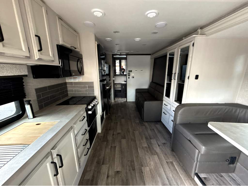 2023 ENTEGRA COACH ODYSSEY 26M - Image 8