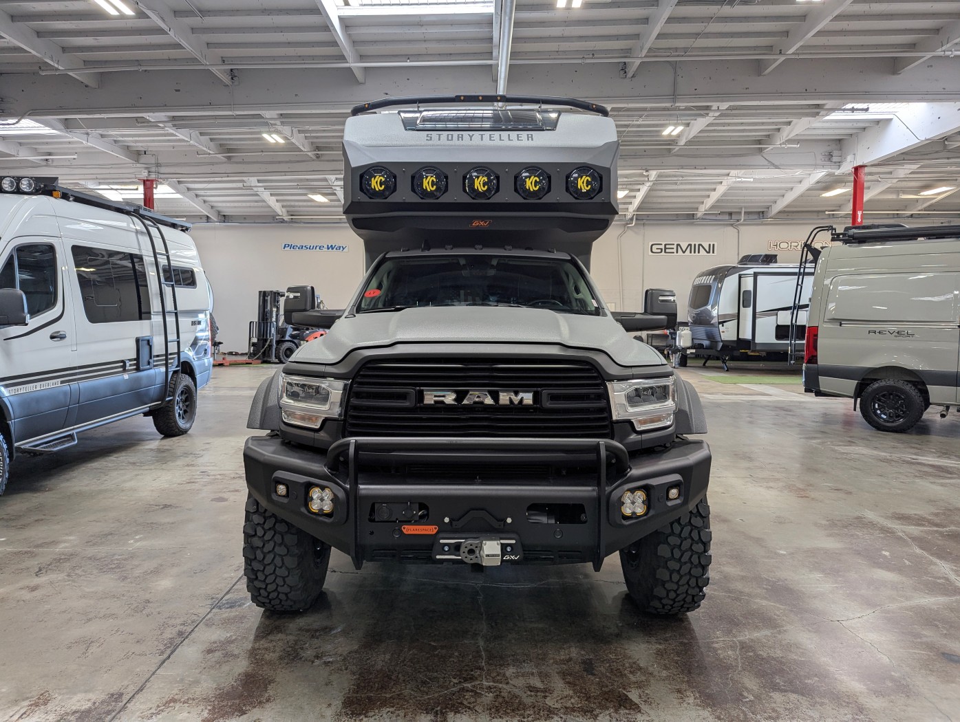 2027 Storyteller Overland GXV Hilt - Image 2