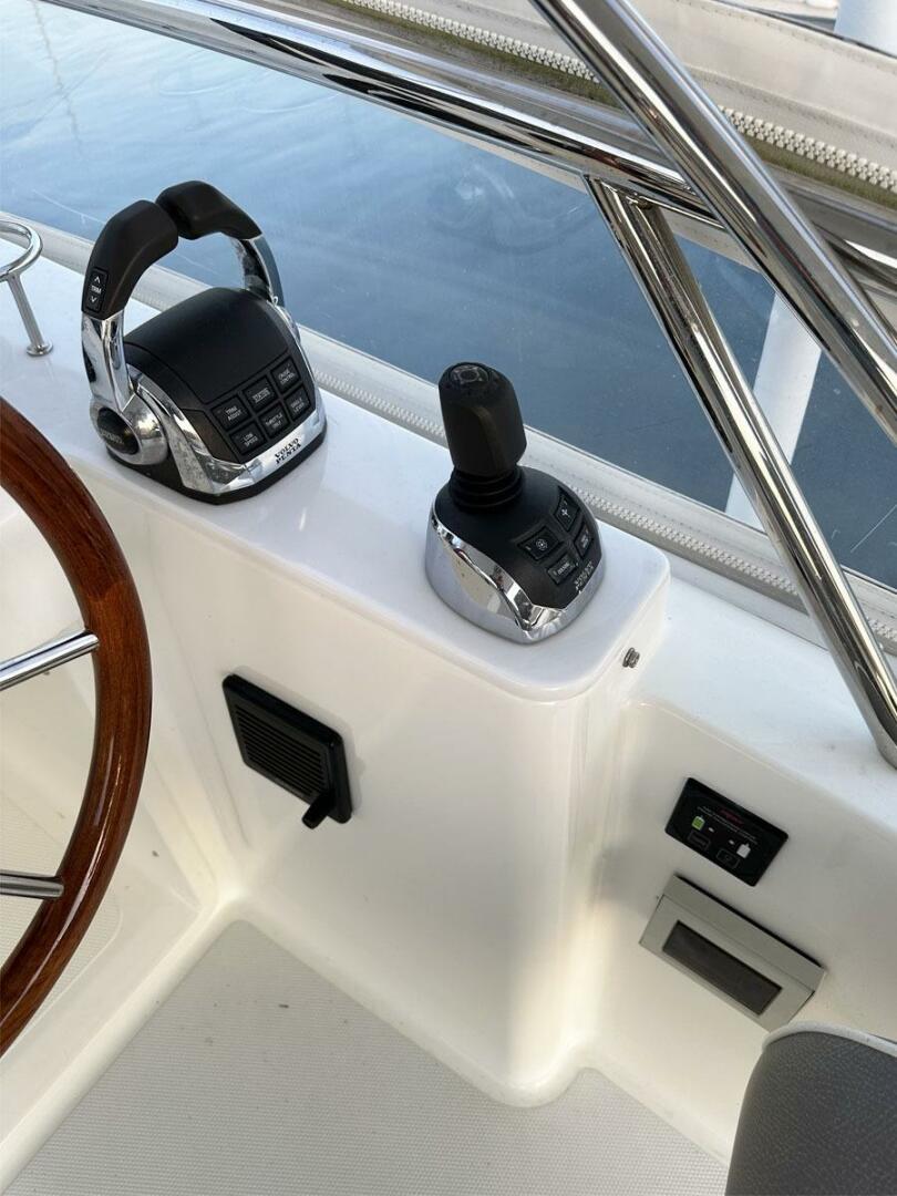 2018 Sabre 48 Flybridge Sedan - Image 10