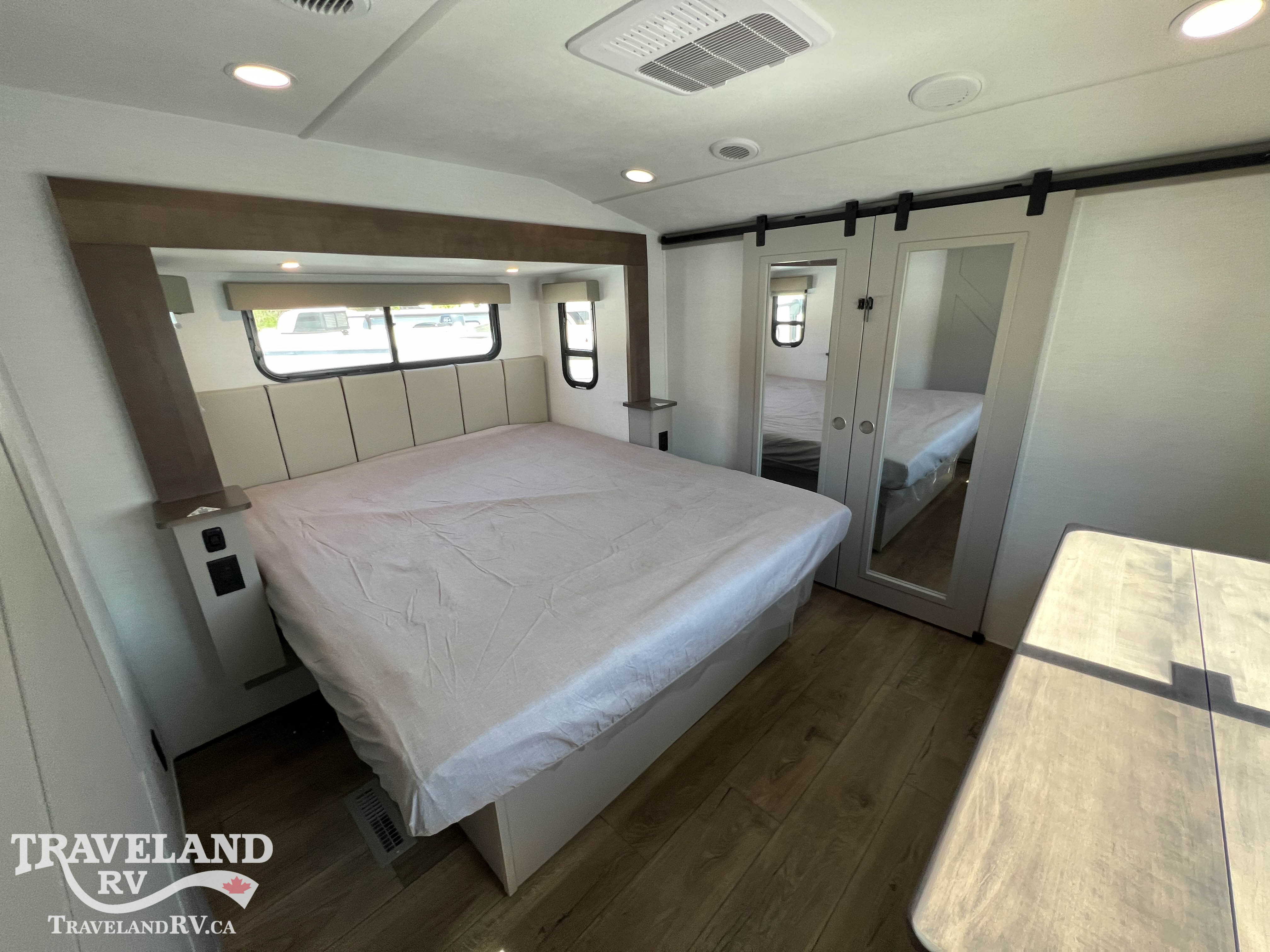 2026 Alliance RV AVENUE 35RKS - Image 15