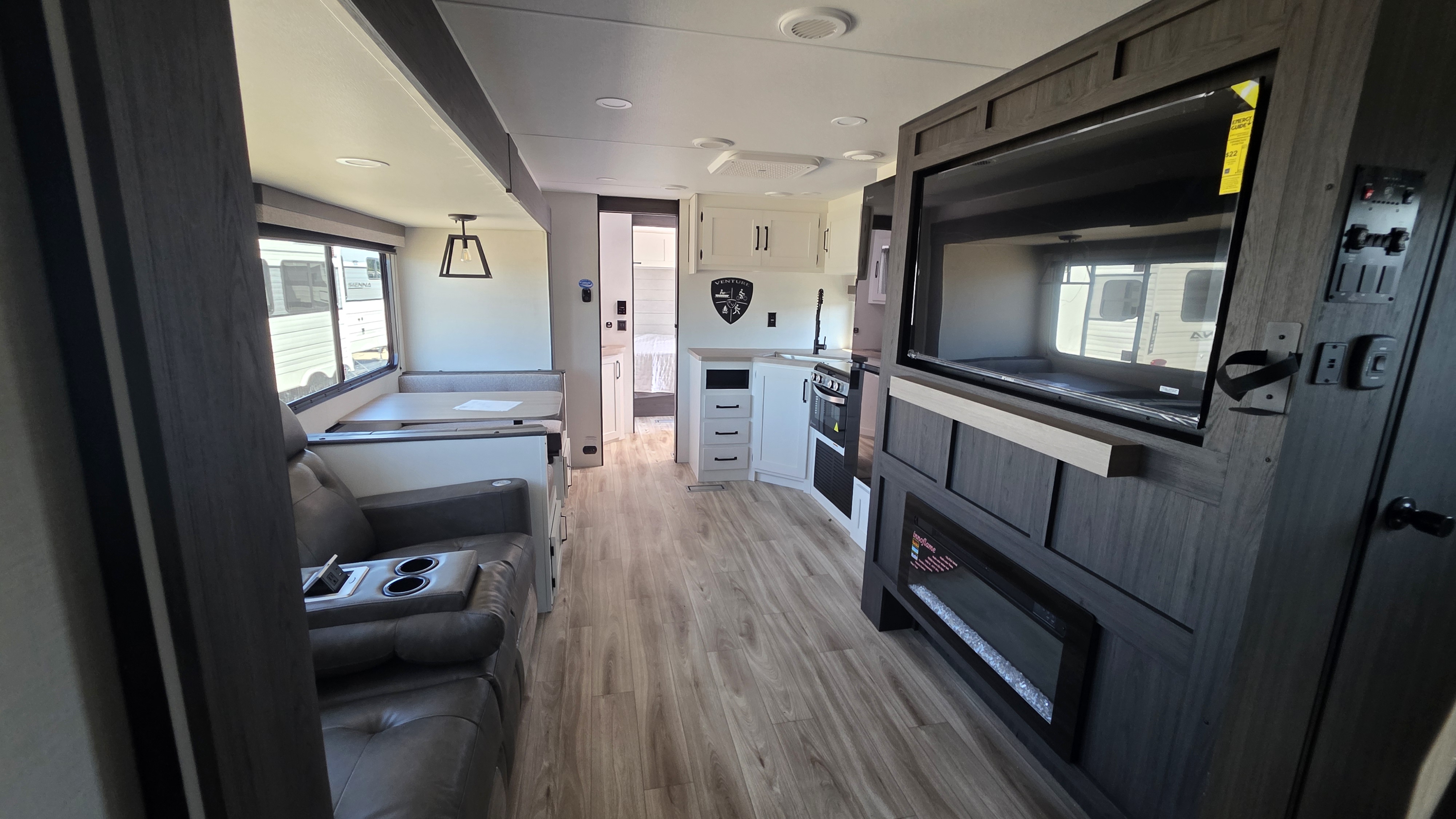 2027 VENTURE RV SIENNA 311VDB - Image 24