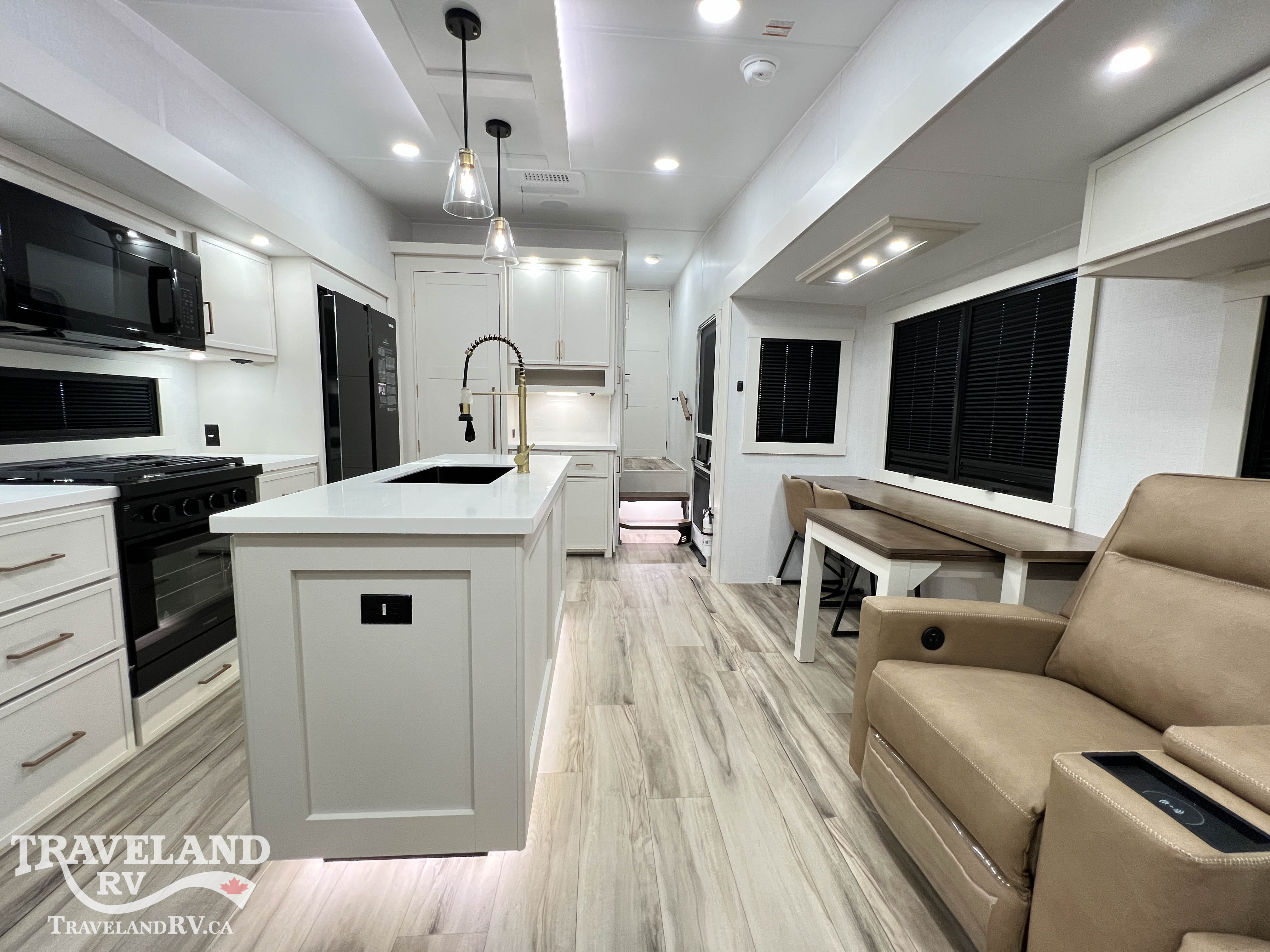 2027 Brinkley RV Model Z 2900 - Image 4