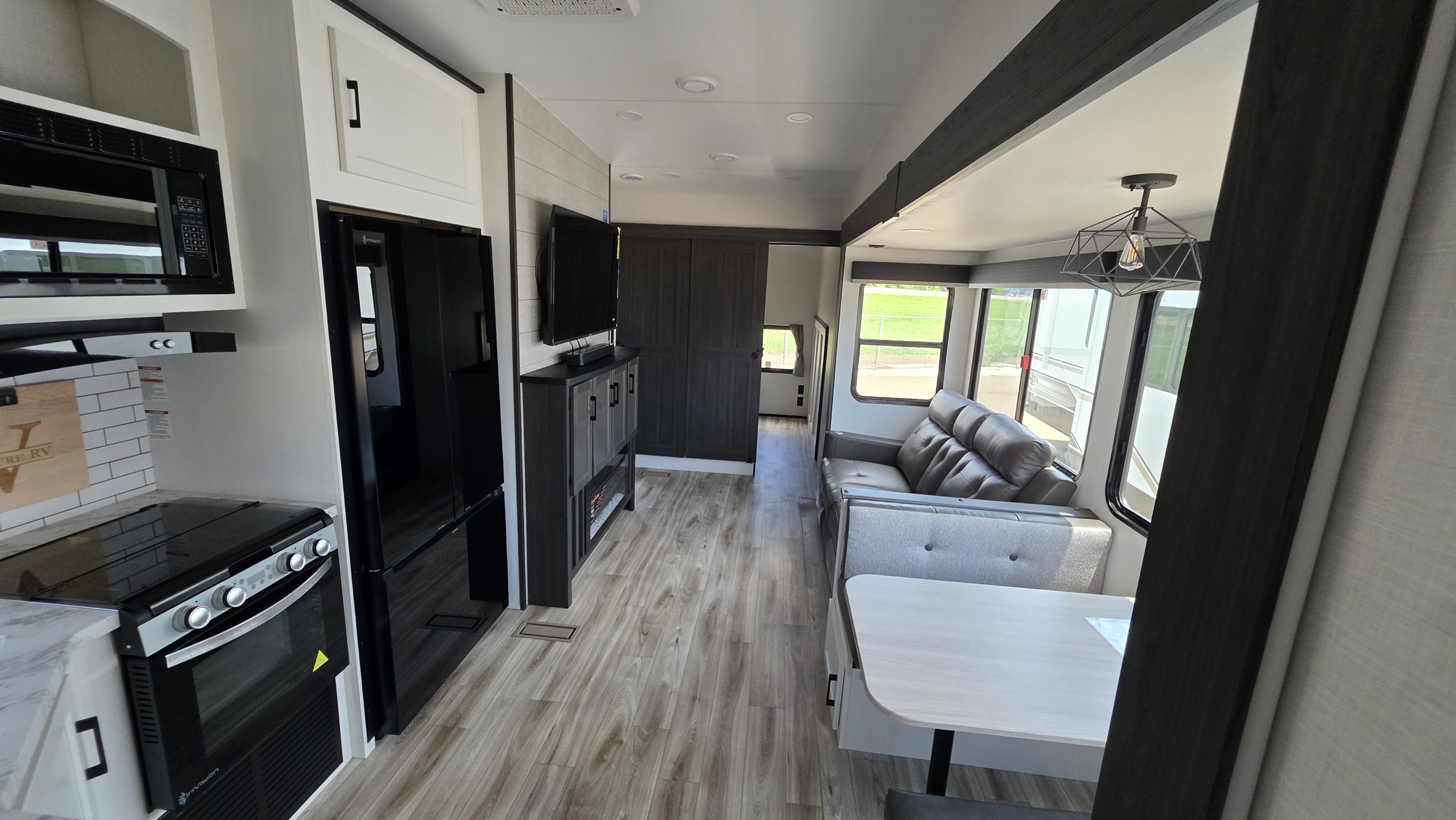 2027 VENTURE RV SPORTTREK 312VTB - Image 13