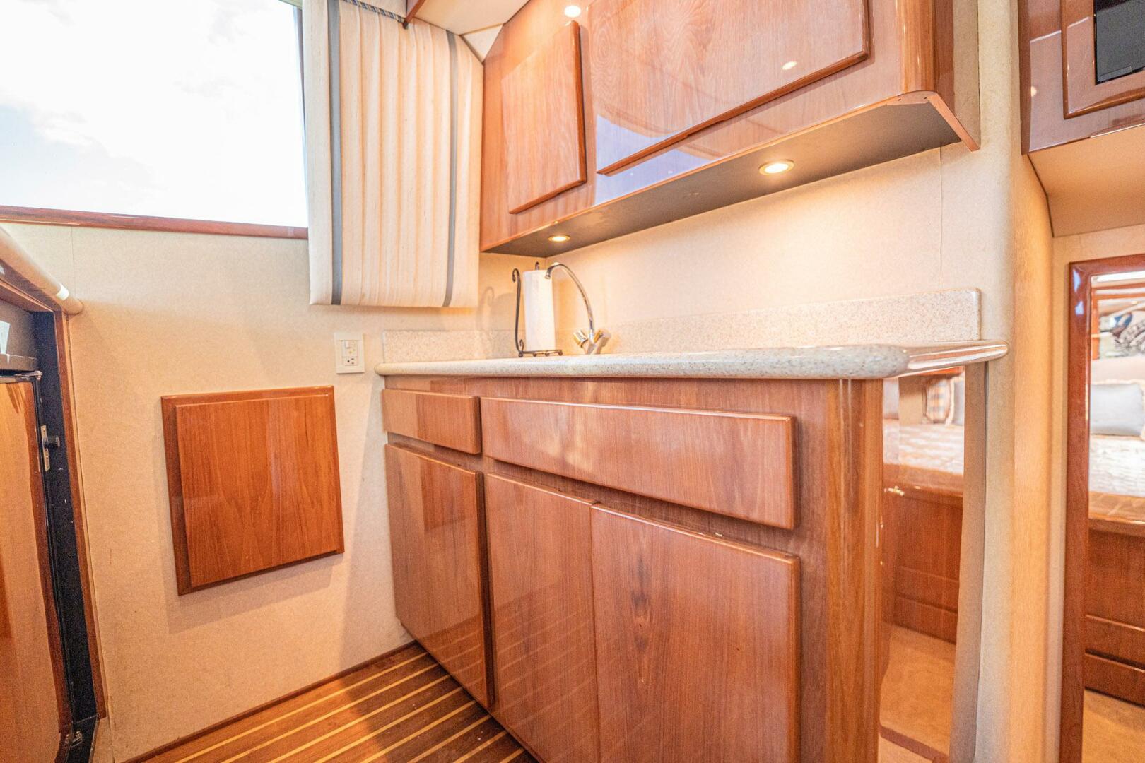 2007 Egg Harbor 43 Sport Fisherman - Image 28