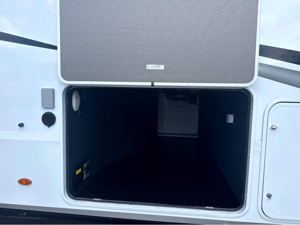 2027 GRAND DESIGN SOLITUDE 310GK - Image 5