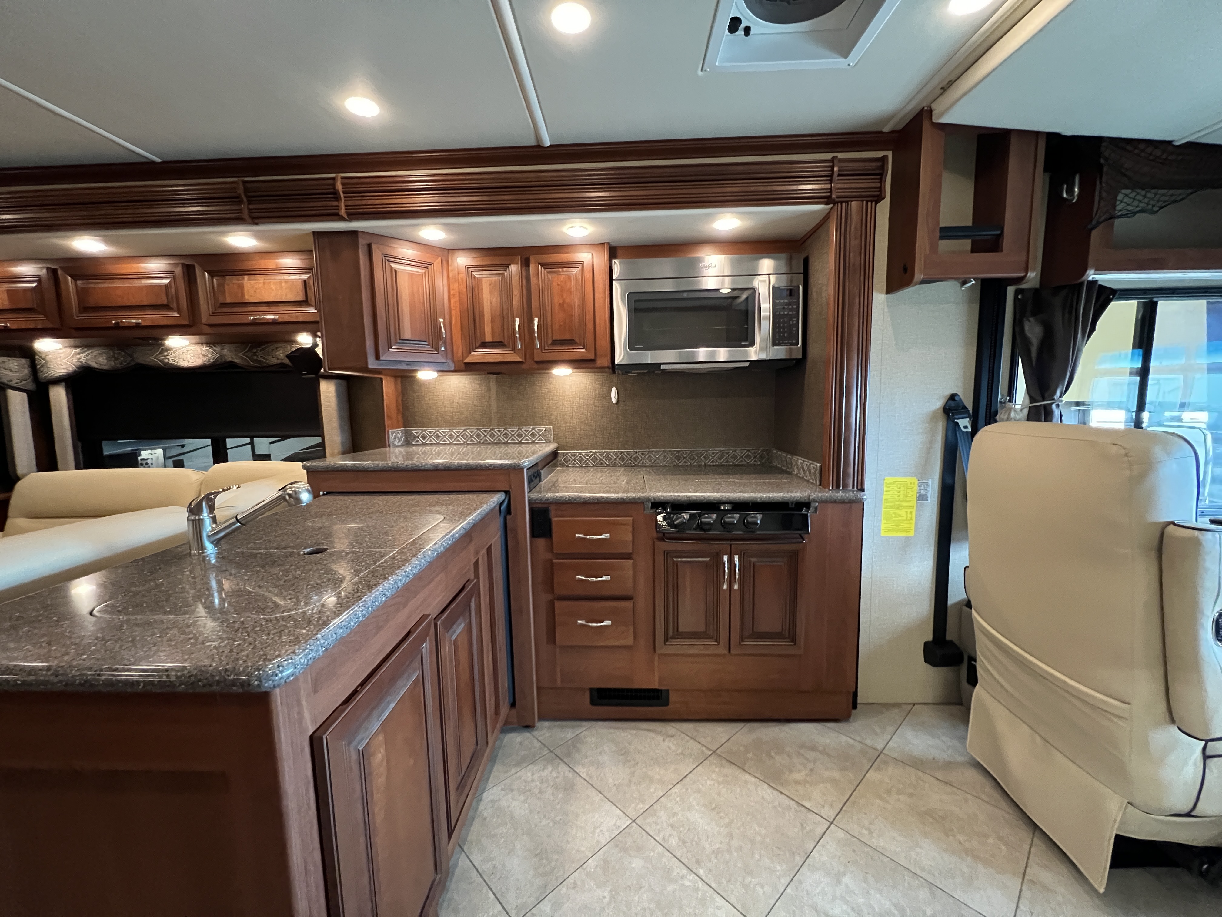 2015 Holiday Rambler Ambassador 38FST - Image 11