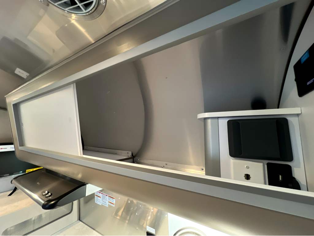 2027 AIRSTREAM CARAVEL 22FB - Image 13