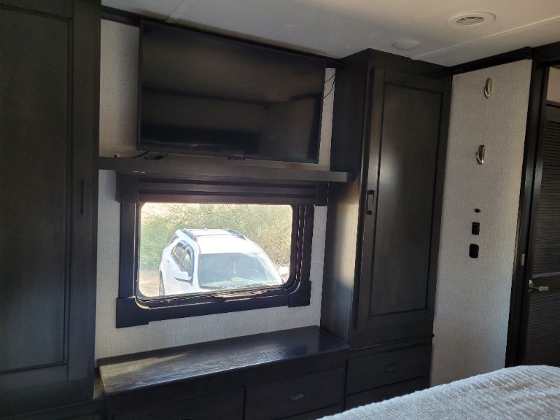 2021 CrossRoads Redwood RW3981FK - Image 11