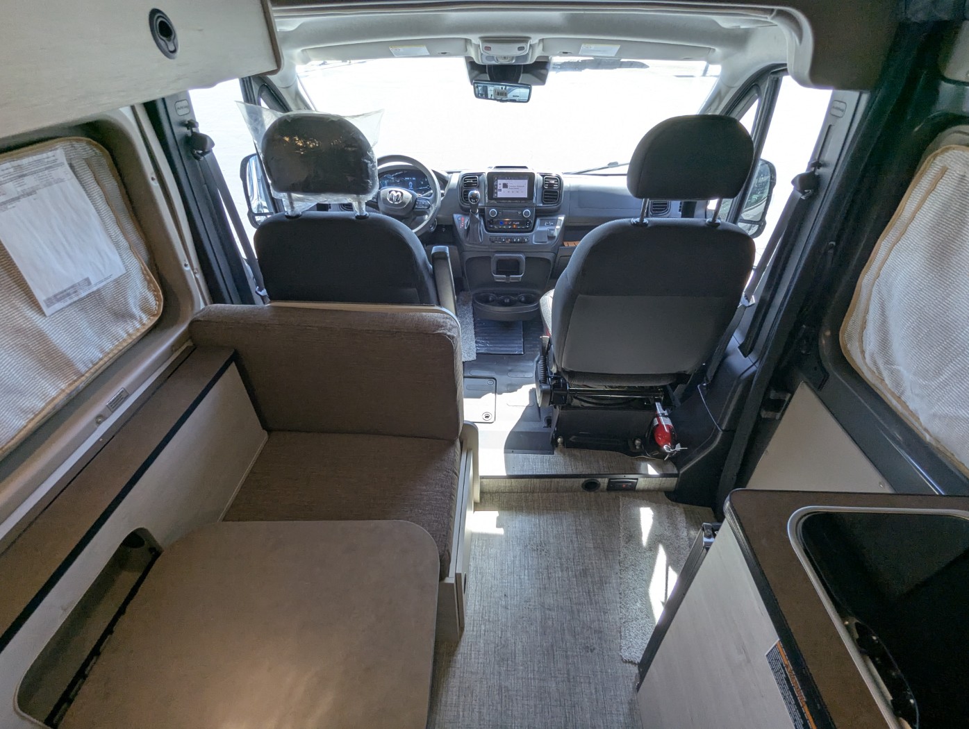 2027 Winnebago Solis Pocket 36A - Image 20