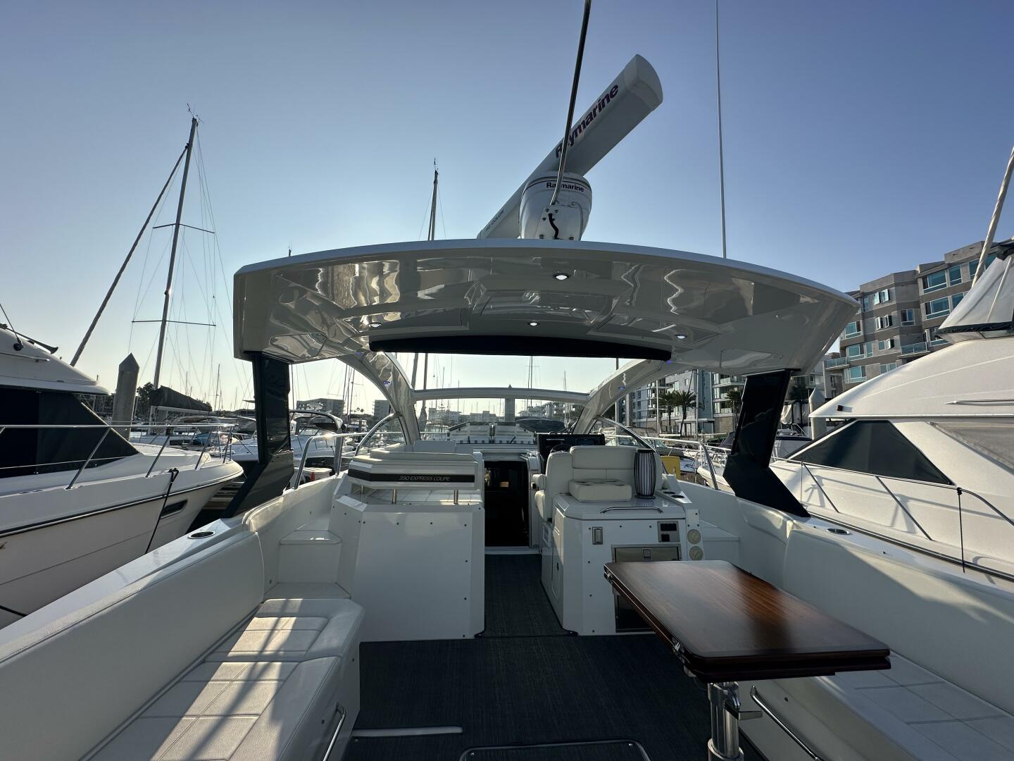 2017 Cruisers Yachts 390 Express Coupe - Image 64