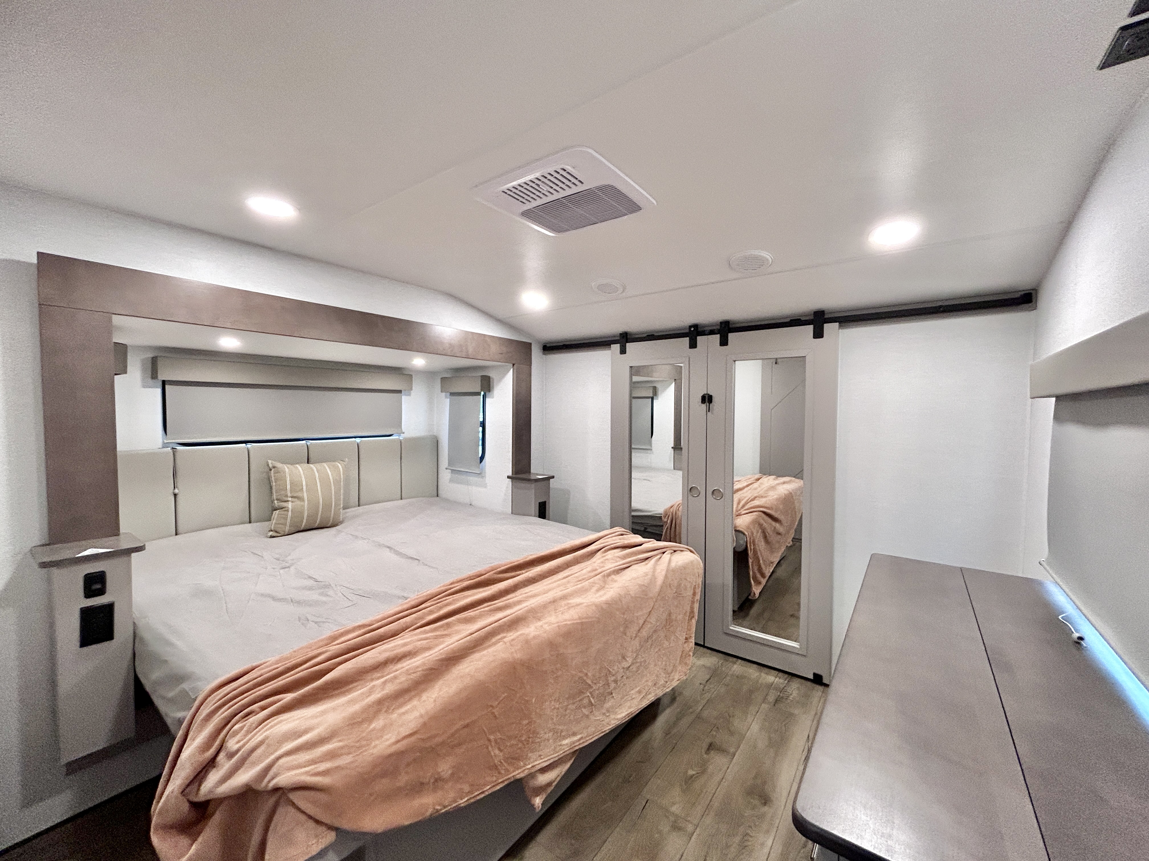 2026 Alliance RV Avenue 32RLS - Image 17