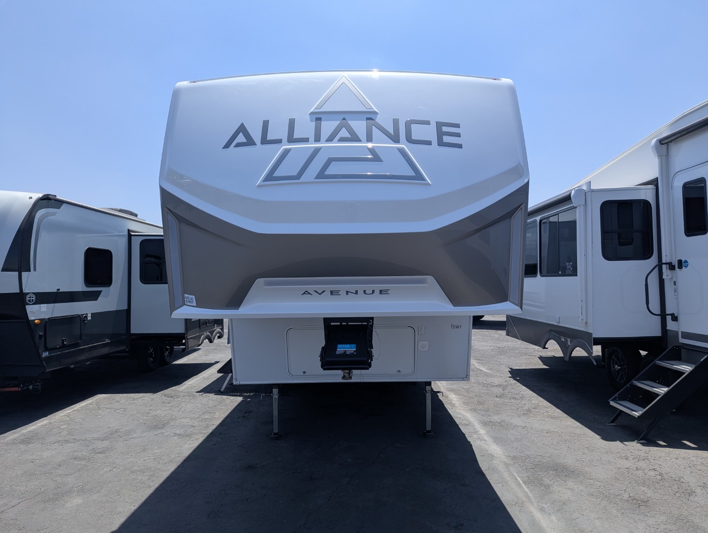 2027 Alliance RV Avenue 30BH - Image 2