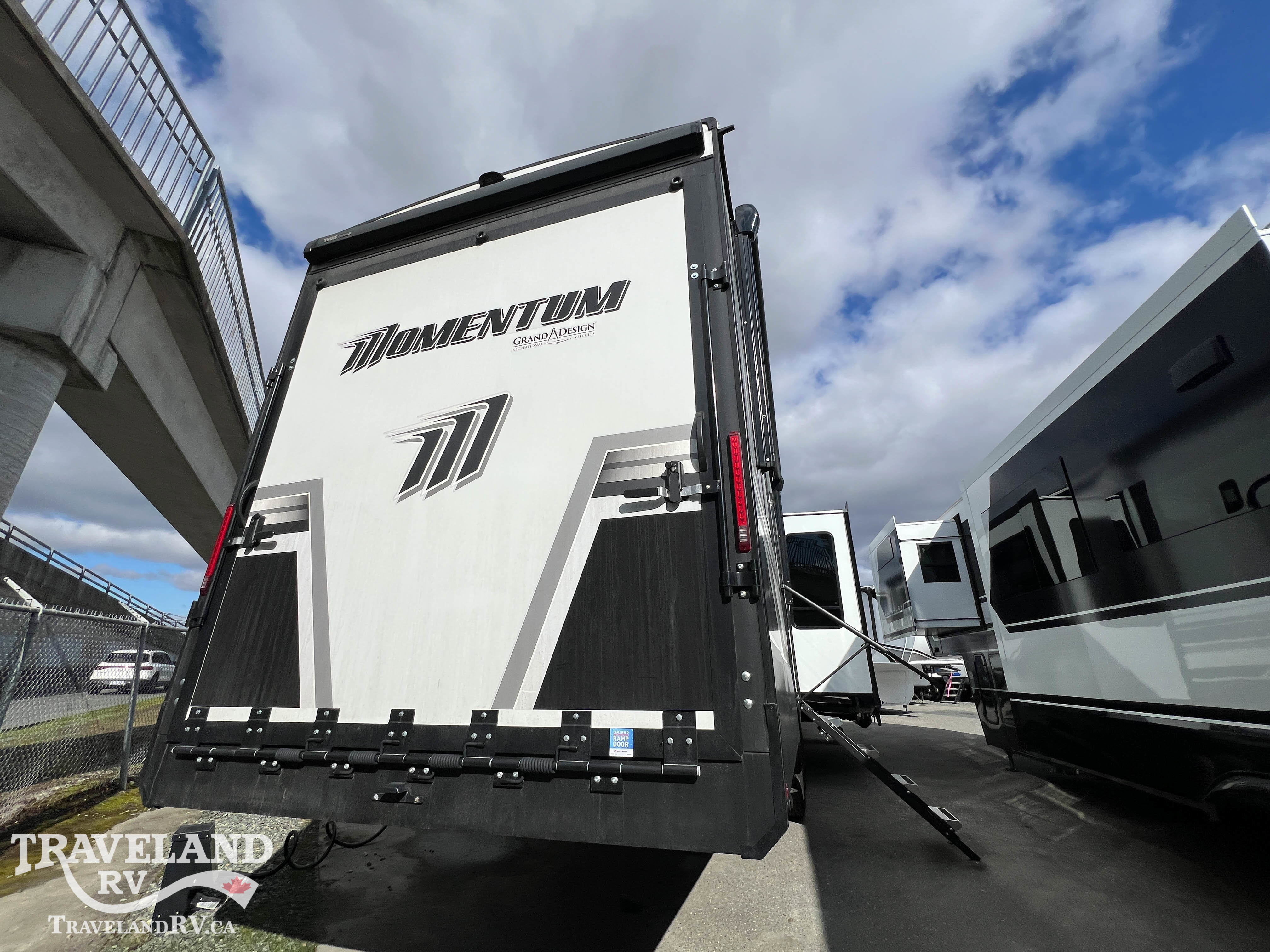 2026 Grand Design Momentum G-Class Fifth Wheel 394G - Image 6