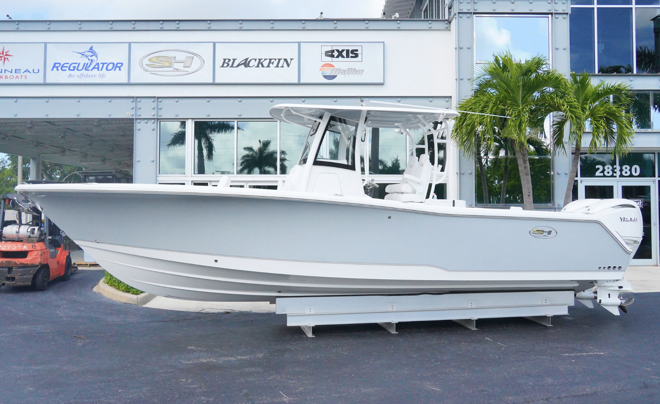 2027 SEA HUNT GAMEFISH 30FS - Image 1