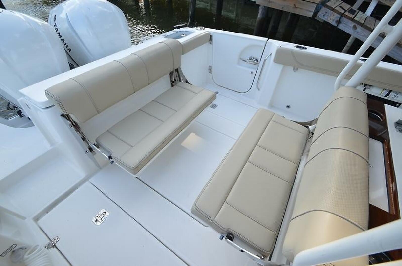 2019 PURSUIT S 288 Sport Base - Image 49