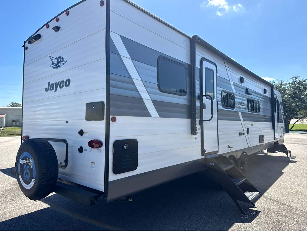 2027 JAYCO JAY FLIGHT 335BHS - Image 4
