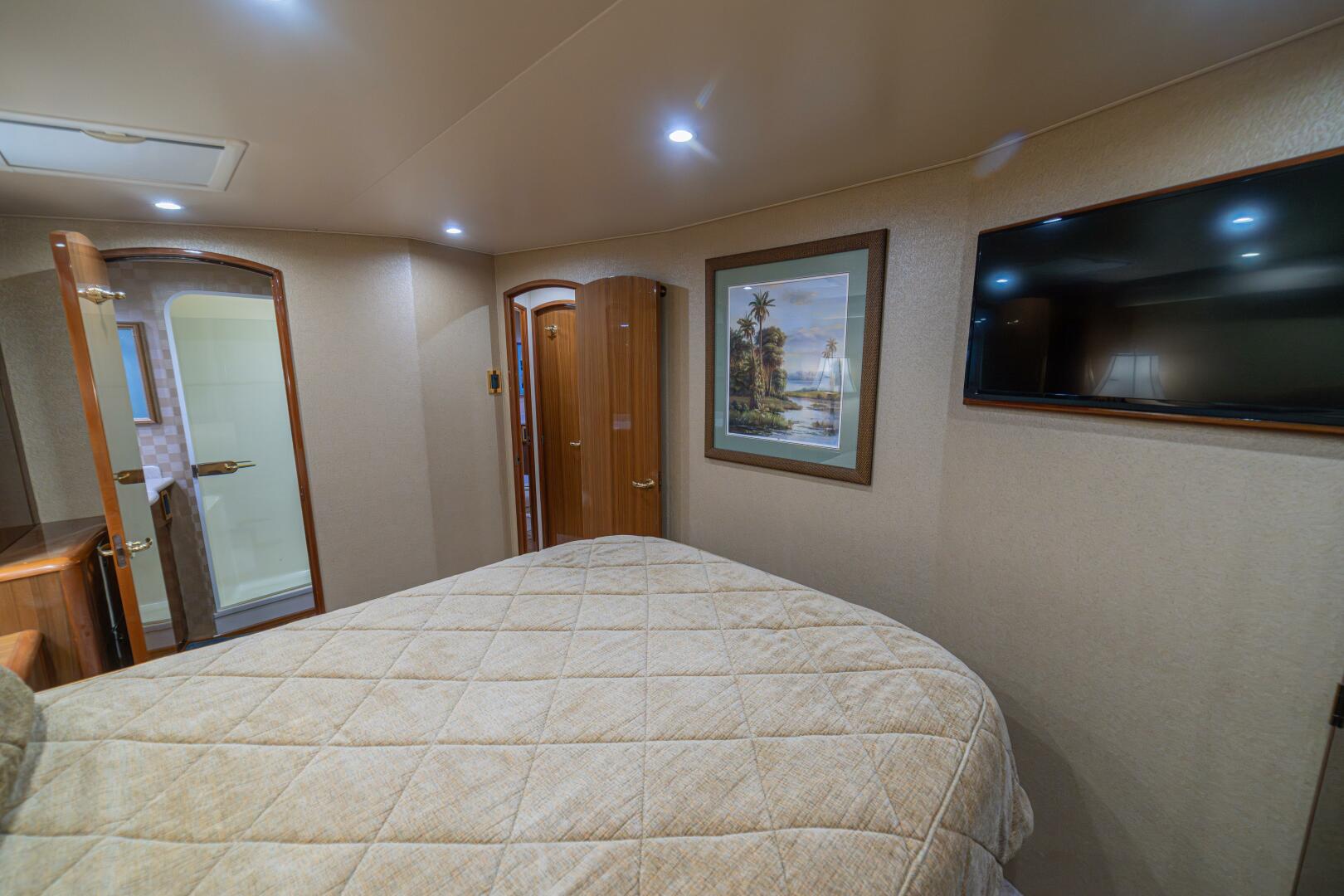 2006 Viking 56 Convertible - Image 63
