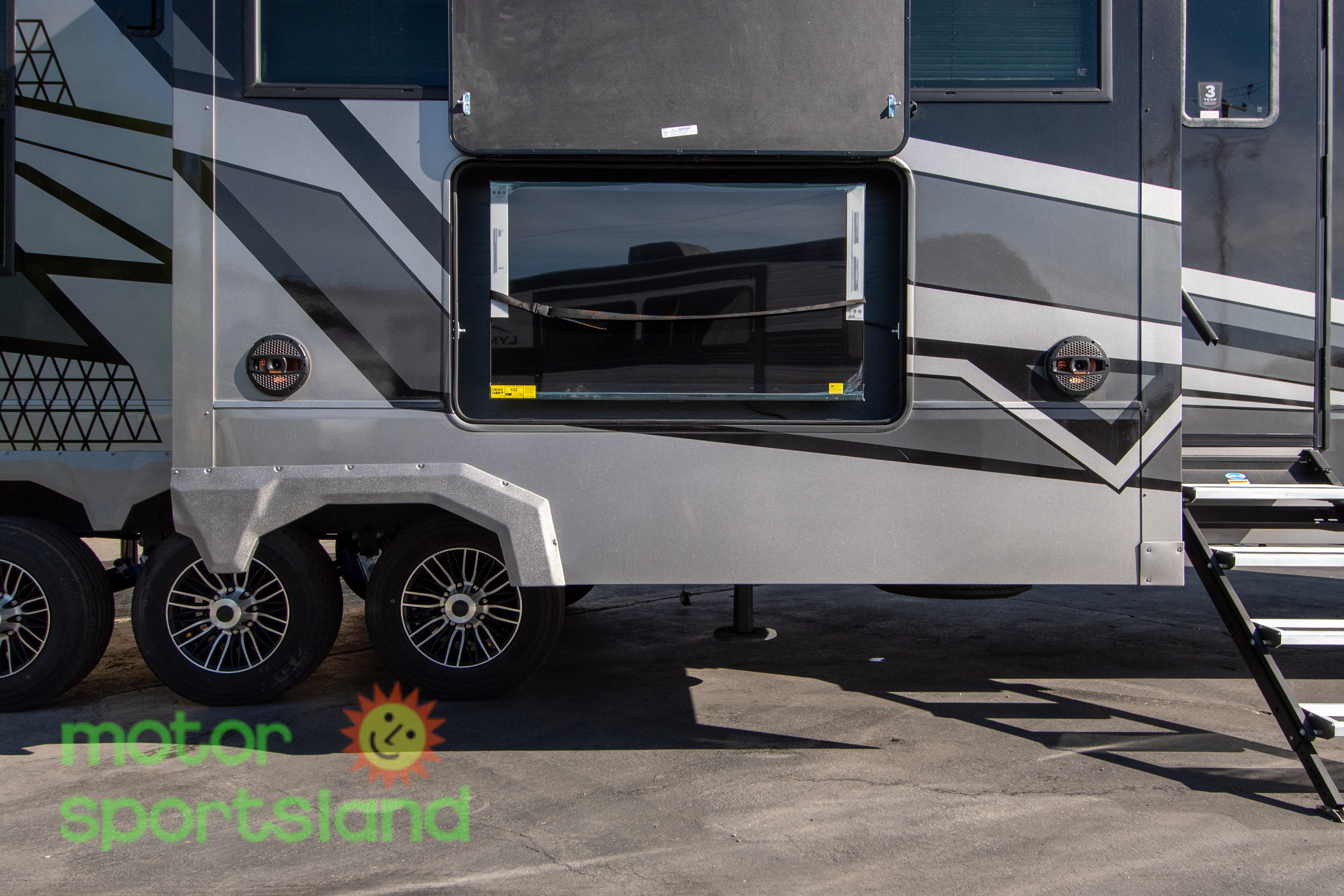 2026 Keystone Raptor 415 - Image 32