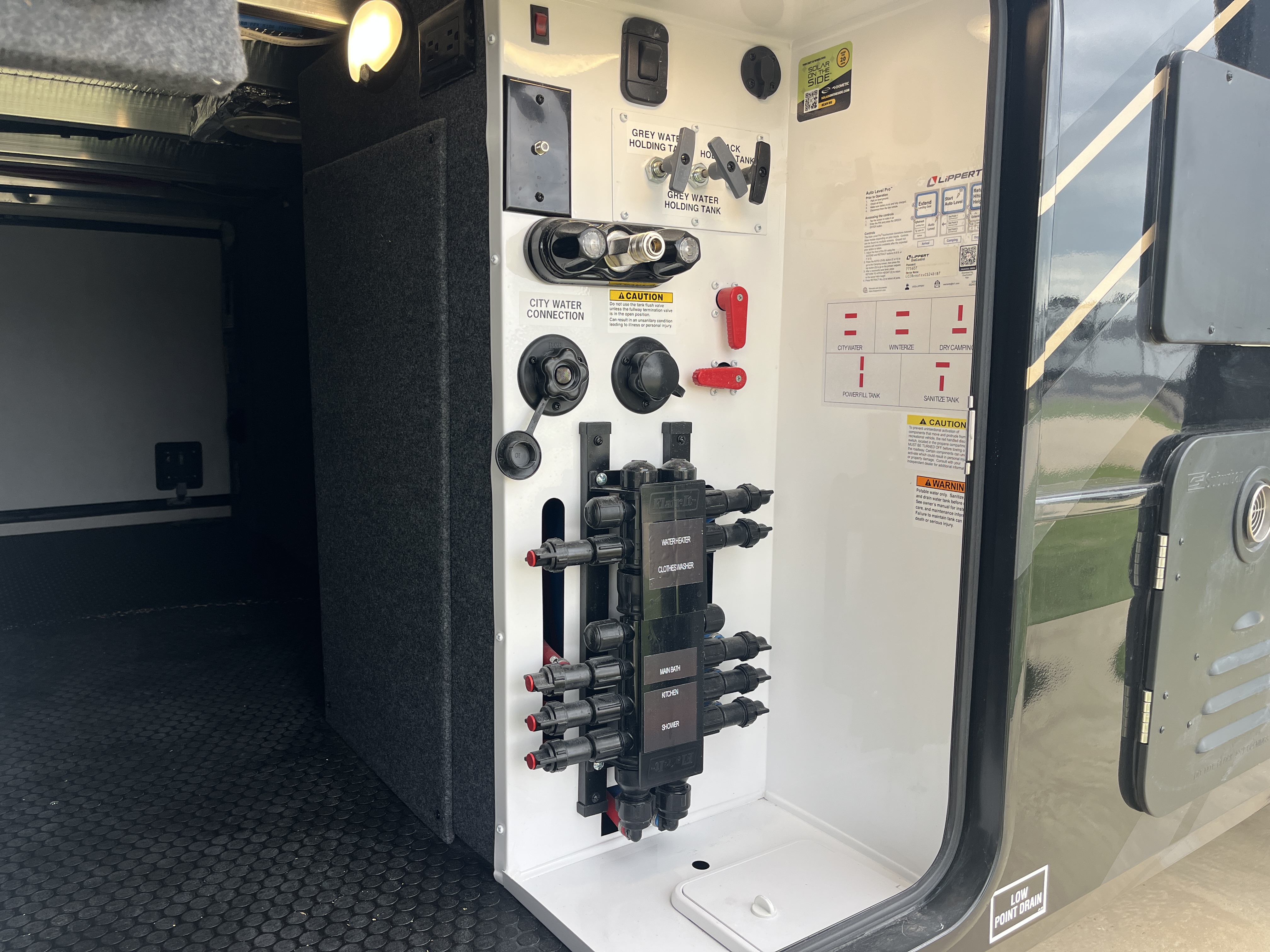 2027 JAYCO PINNACLE 32RLTS - Image 13