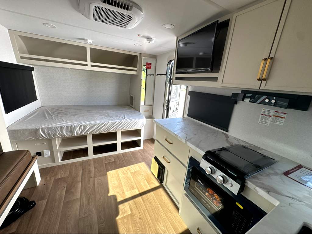 2027 GRAND DESIGN IMAGINE AIM 16MLA - Image 13